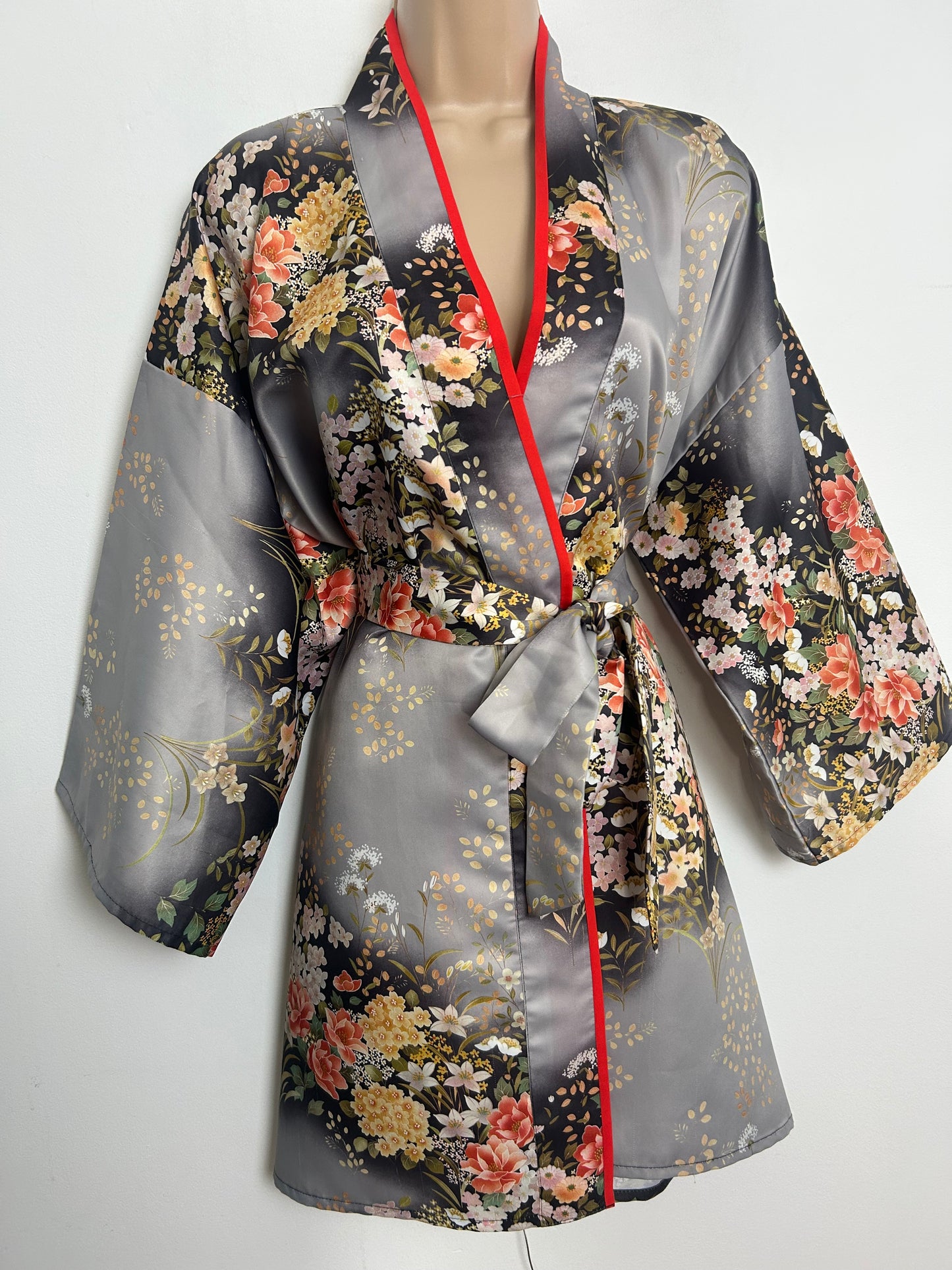 Vintage Late 1970s Made In Japan MITSUKIKU Up To Size 16 Grey Black Orange & Pink Floral Print Kimonoi Style Mid Length Robe