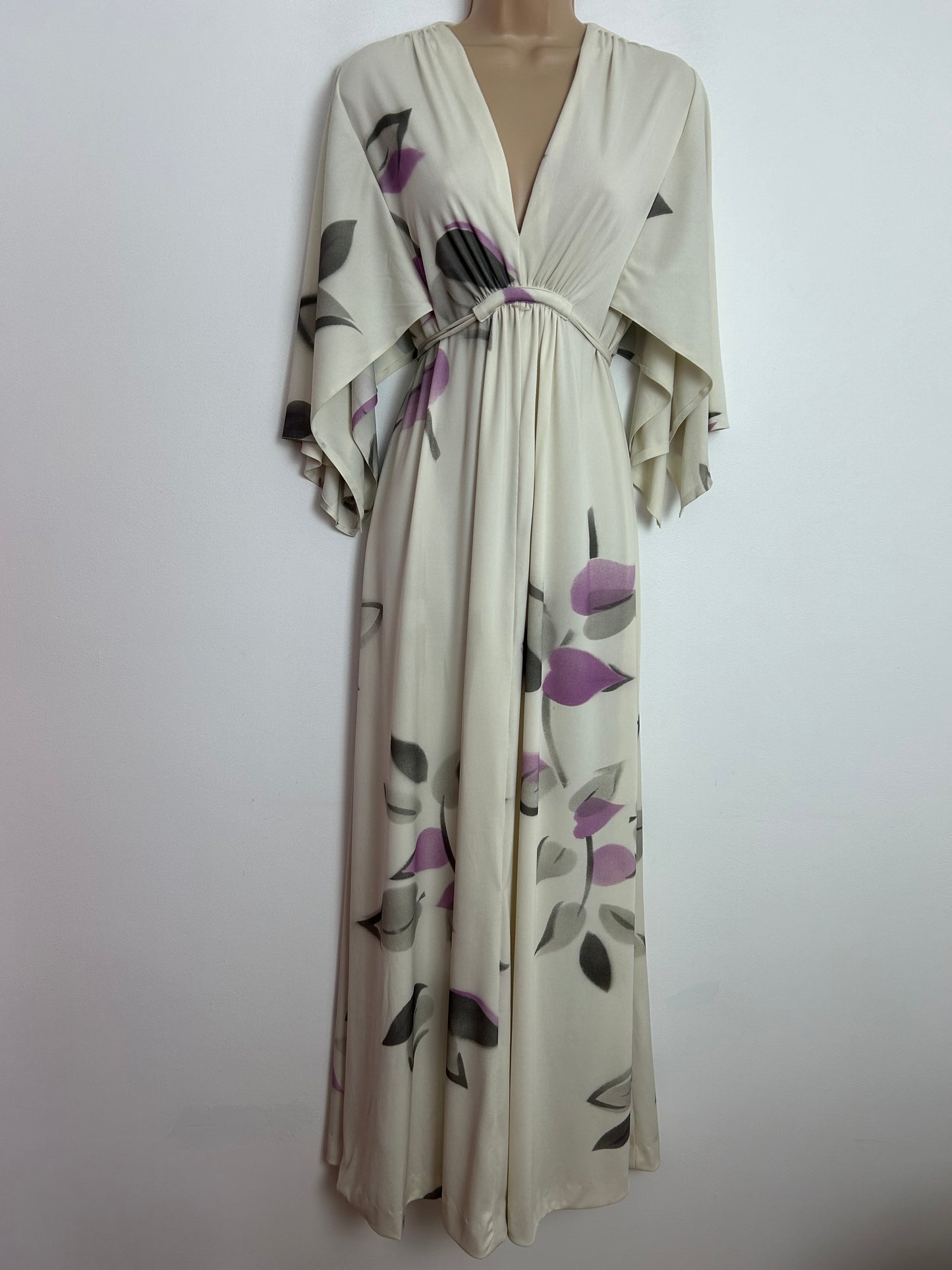 Vintage 1970s UK Size 12-14 Pretty Cream Grey & Purple Floral Print Hanky Sleeve Tie Back Maxi Dress