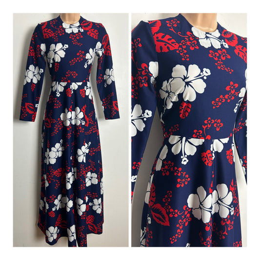 Vintage 1970s Size 6 Navy Blue Red & white Floral Print Long Sleeve Maxi Dress