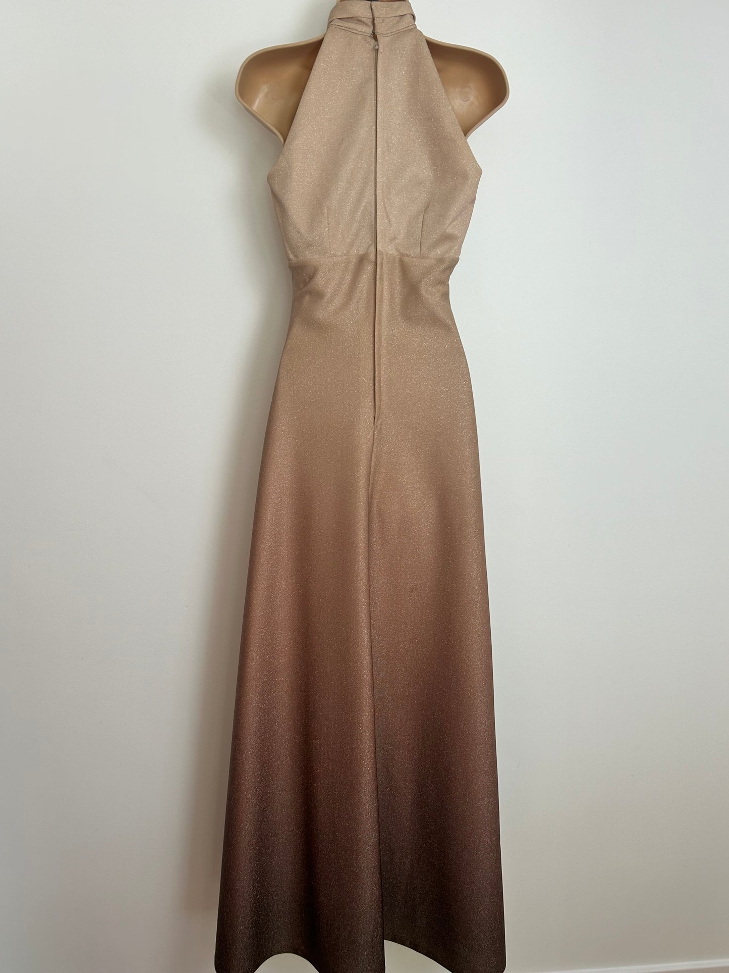 Vintage 1970s Size 6-8 Gold Ombre Sleeveless Keyhole Lurex Occasion Maxi Dress