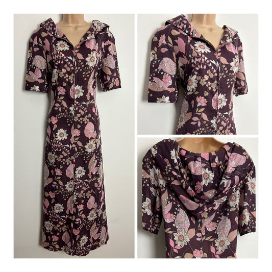 Vintage 1970s UK Size 12 Plum Purple Pink & White Floral Print Zip Front Hooded Short Sleeve Maxi Dress