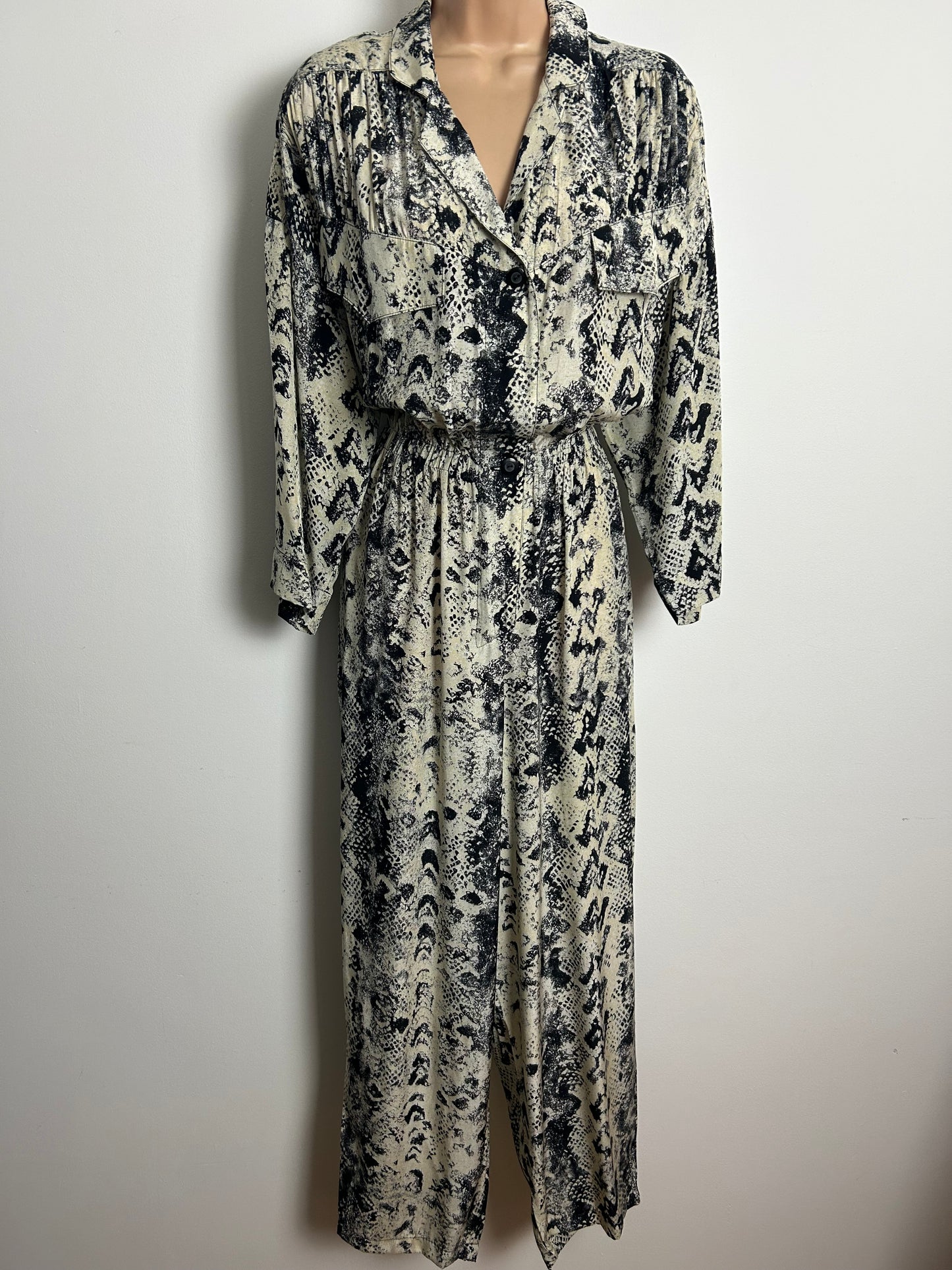 Vintage 1980s CREATION MODELL Size 10-12 Beige & Black Snake Skin Print 3/4 Sleeve Jumpsuit