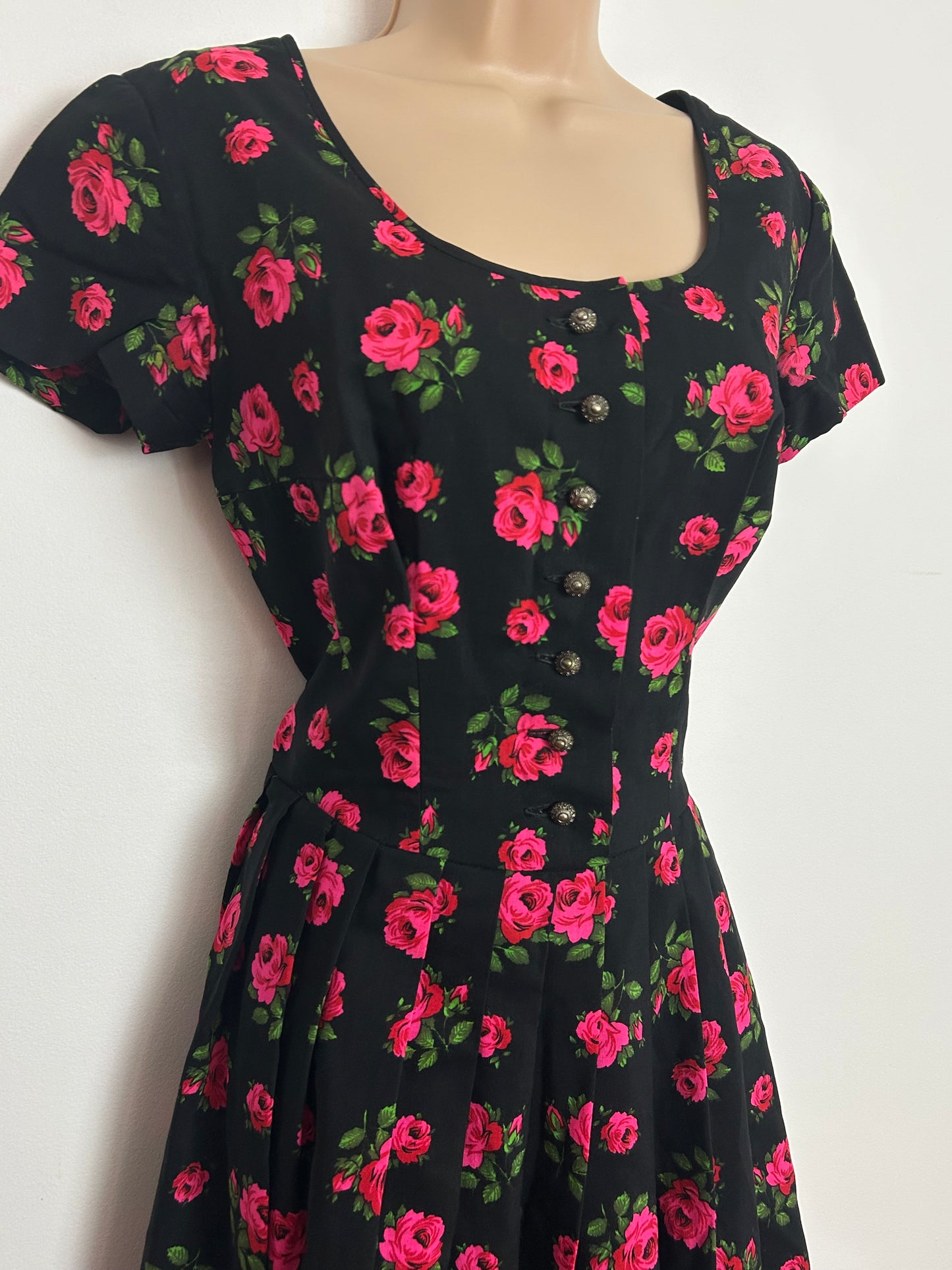 Vintage 1950s FANNY WITTKE TYROLEAN Size 8 Black & Pink Rose Floral Print Cotton Pleated Dirndl Traditional Folk Dress