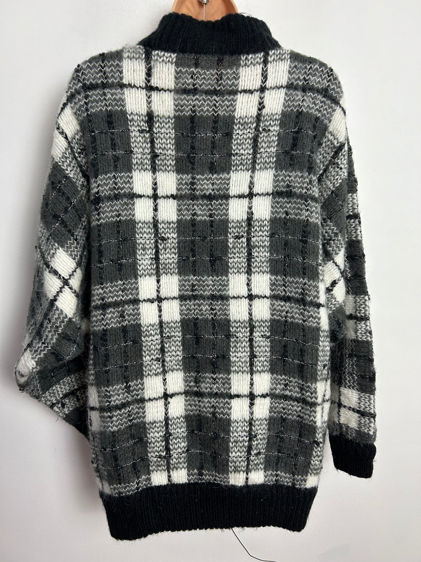 Vintage 1980s One Size Up To Size 16/18 Black Grey & Winter White Check Chunky Zip Fronted Cardigan