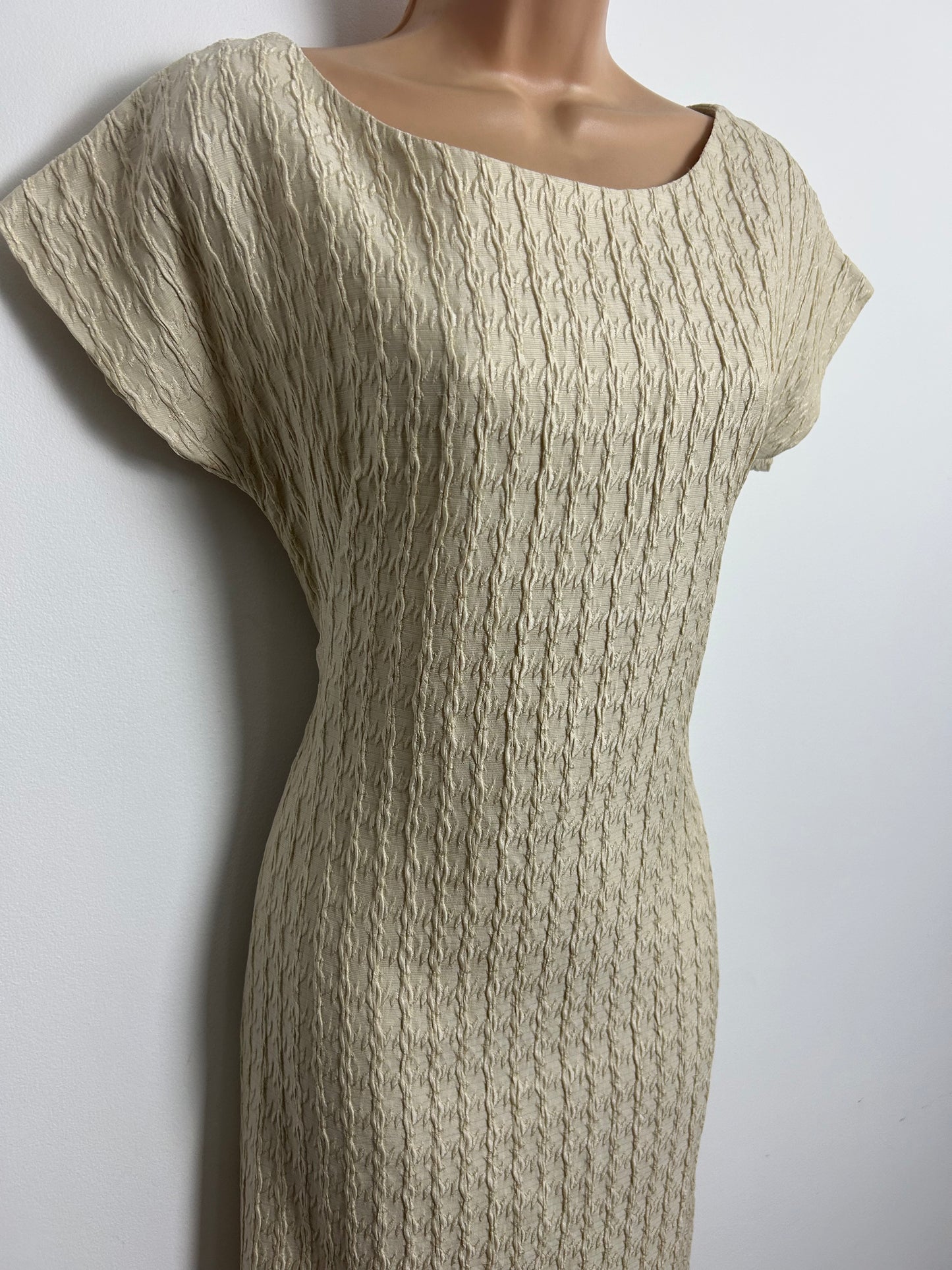 Vintage 1990s MOSCHINO CHEAP & CHIC Size 10 Cream Crinkle 60s Style Dress & Jacket Suit