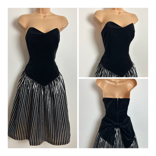 Vintage 1980s YESSICA Size 8 Black & Silver Velvet Flock Party Prom Occasion Dress