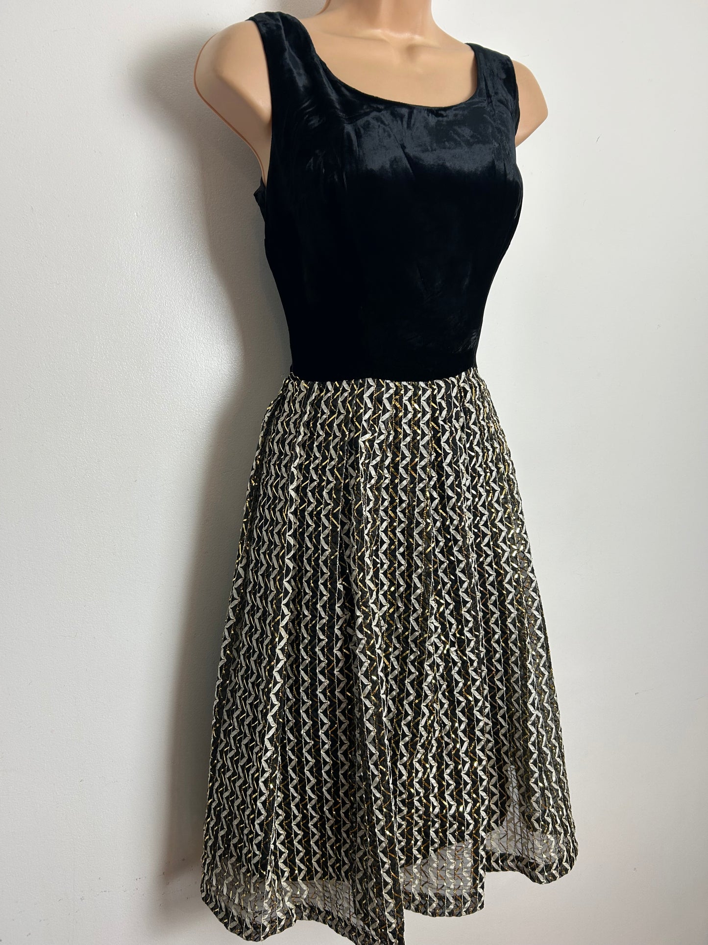 Vintage 1980s Size 6 Black Gold & White Velvet Chiffon & Ribbon Party Prom Dress