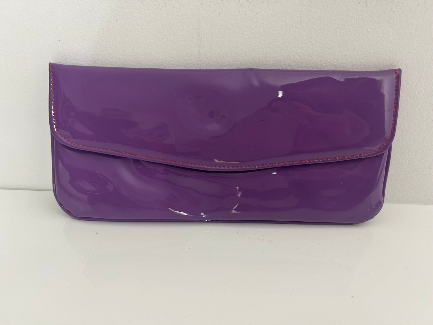 Vintage Early 1960s BAGCRAFT L.S MAYER Mod Purple Patent Clutch Handbag