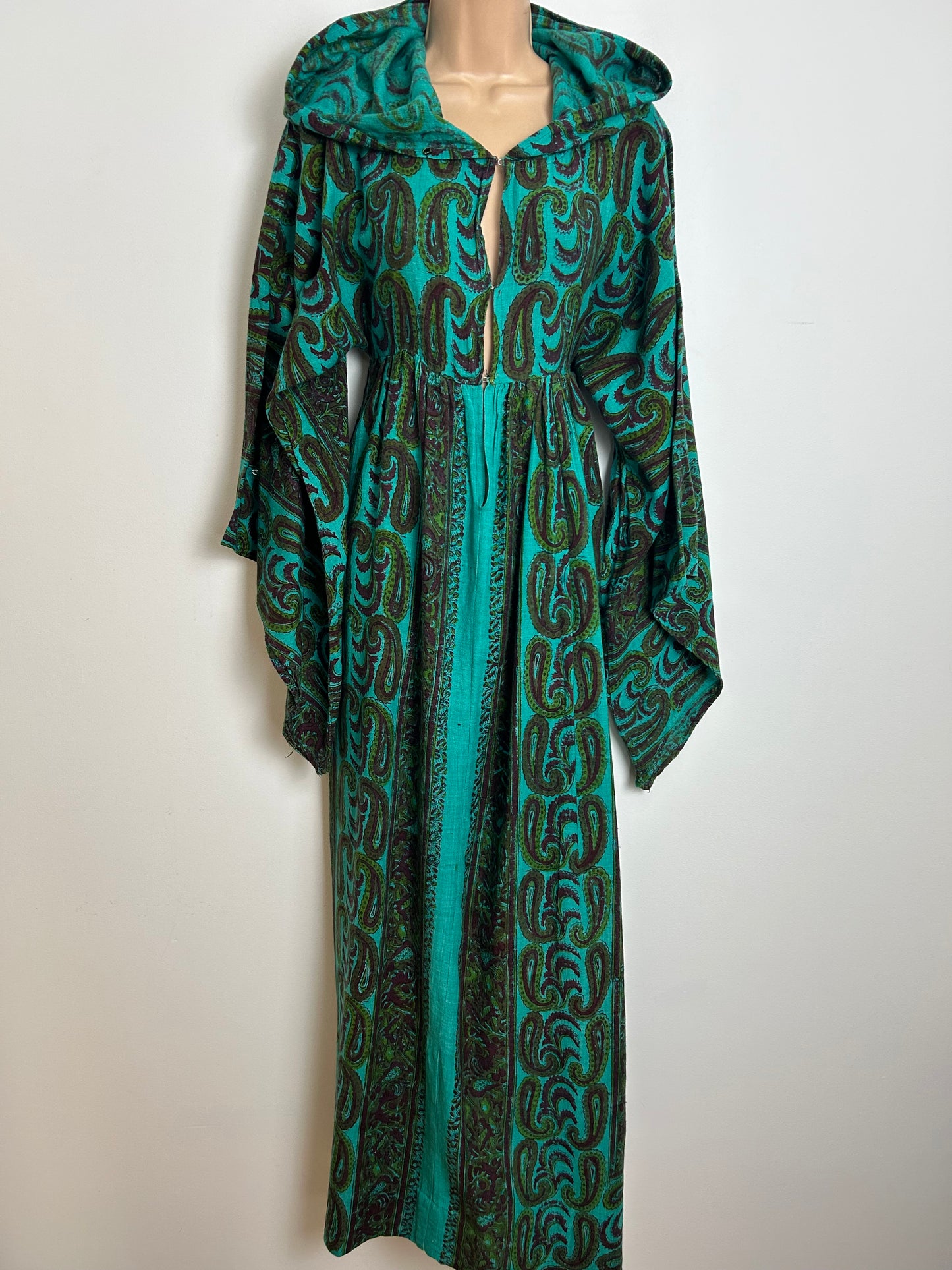 Vintage 1970s MOGUL Approx Size 8 Dark Turquoise Green Paisley Print Wide Sleeve Hooded Kaftan Style Maxi Dress