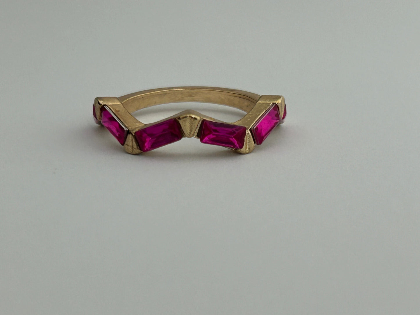 Vintage Gold Tone Base Metal Band Ring With Pink Stones Size O