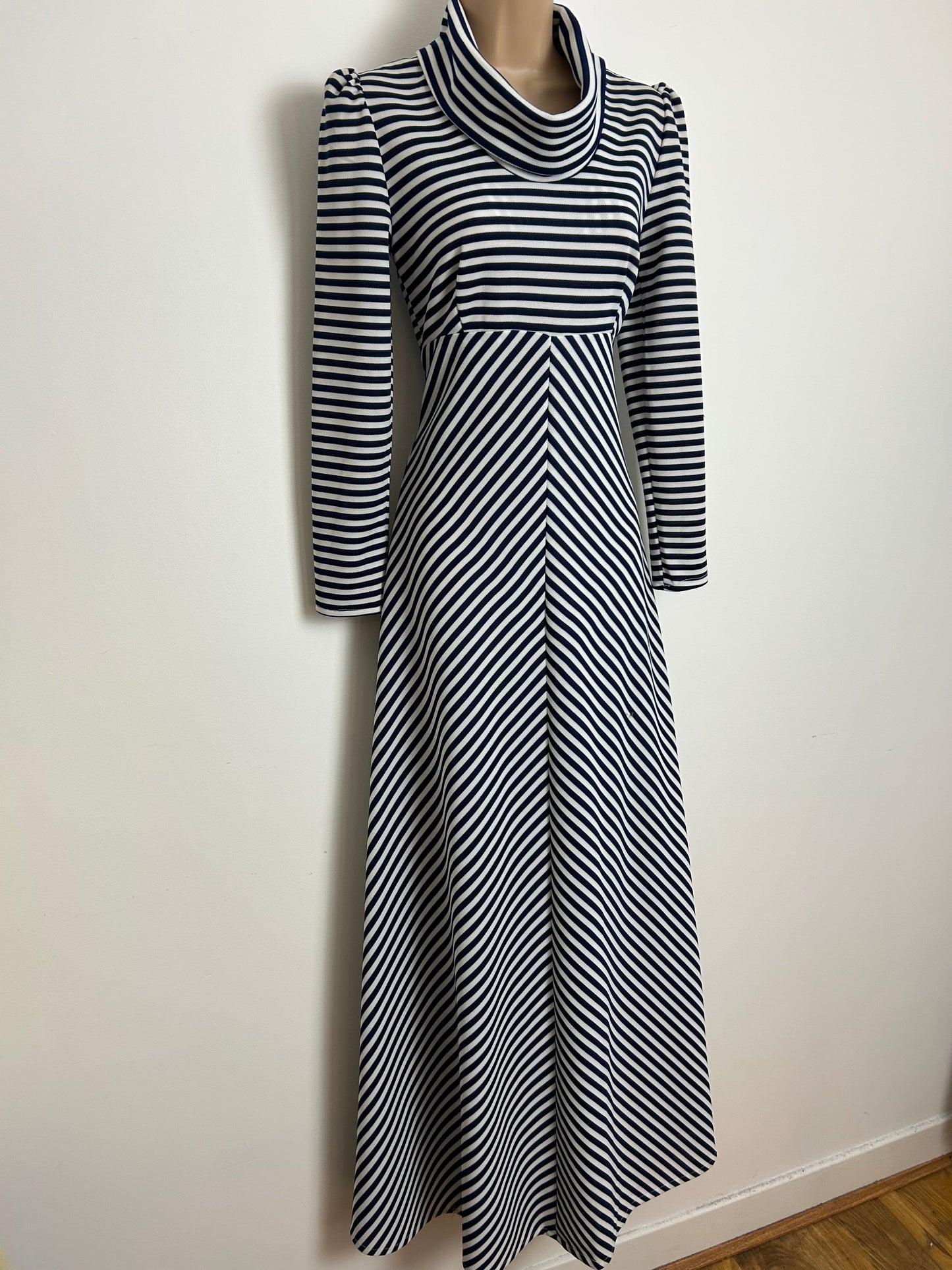 Vintage 1970s Size 8 Navy Blue & White Stripe Print Long Sleeve Funnel Neck Maxi Dress