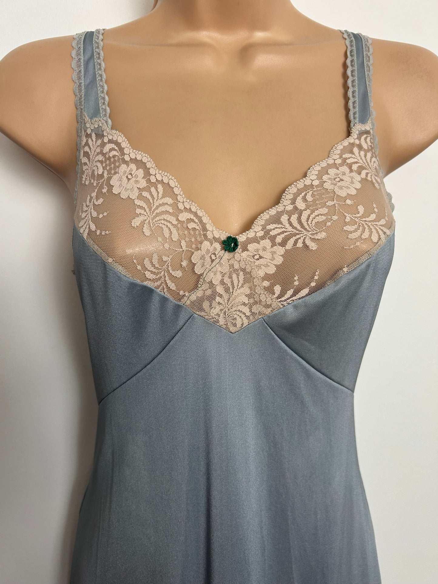 Vintage 1970s TRIUMPH INTERNATIONAL Size 8 Blueish Grey Lace Trim "Jasmin" Slip