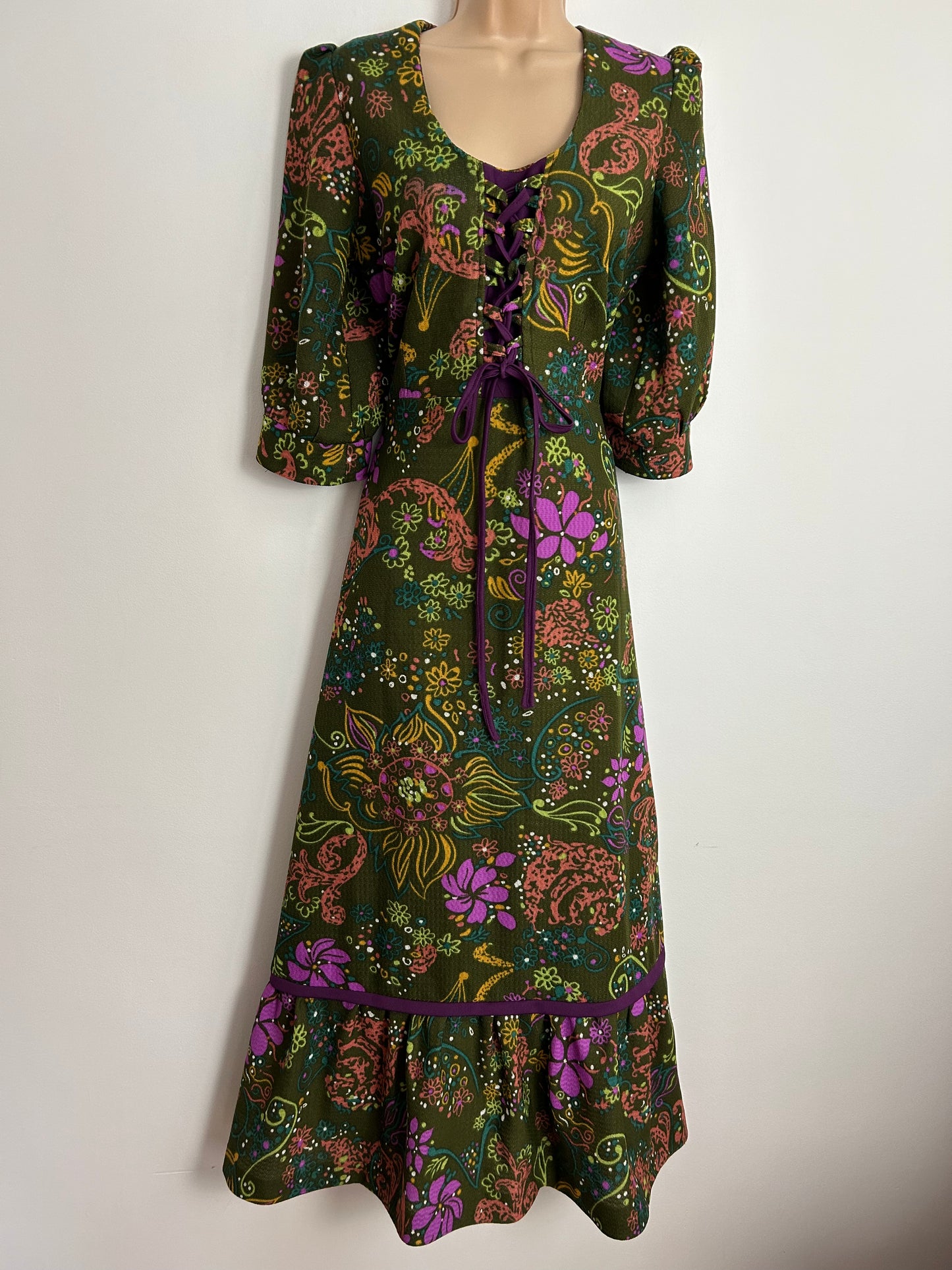 Vintage 1970s SUSAN KATE UK Size 12 Dark Green Purple & Rusty Orange Floral Print Lace Up Front Boho Maxi Dress