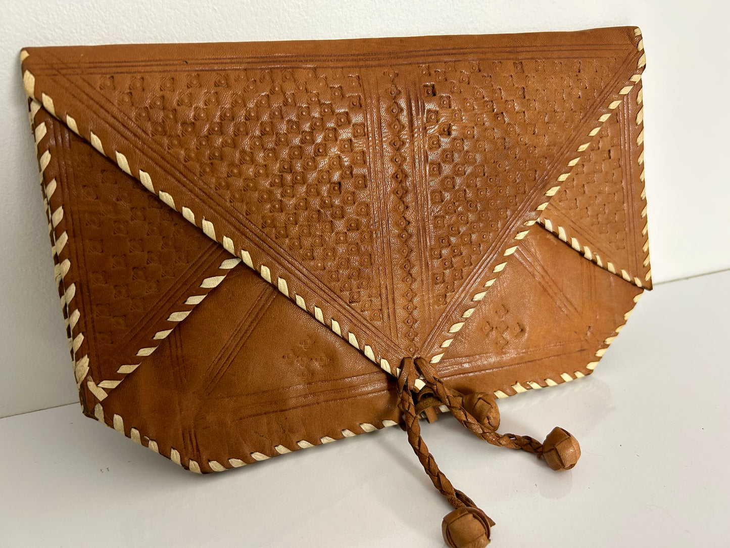 Vintage 1970s Boho Tan Leather Tooled Detail Envelope Clutch Handbag