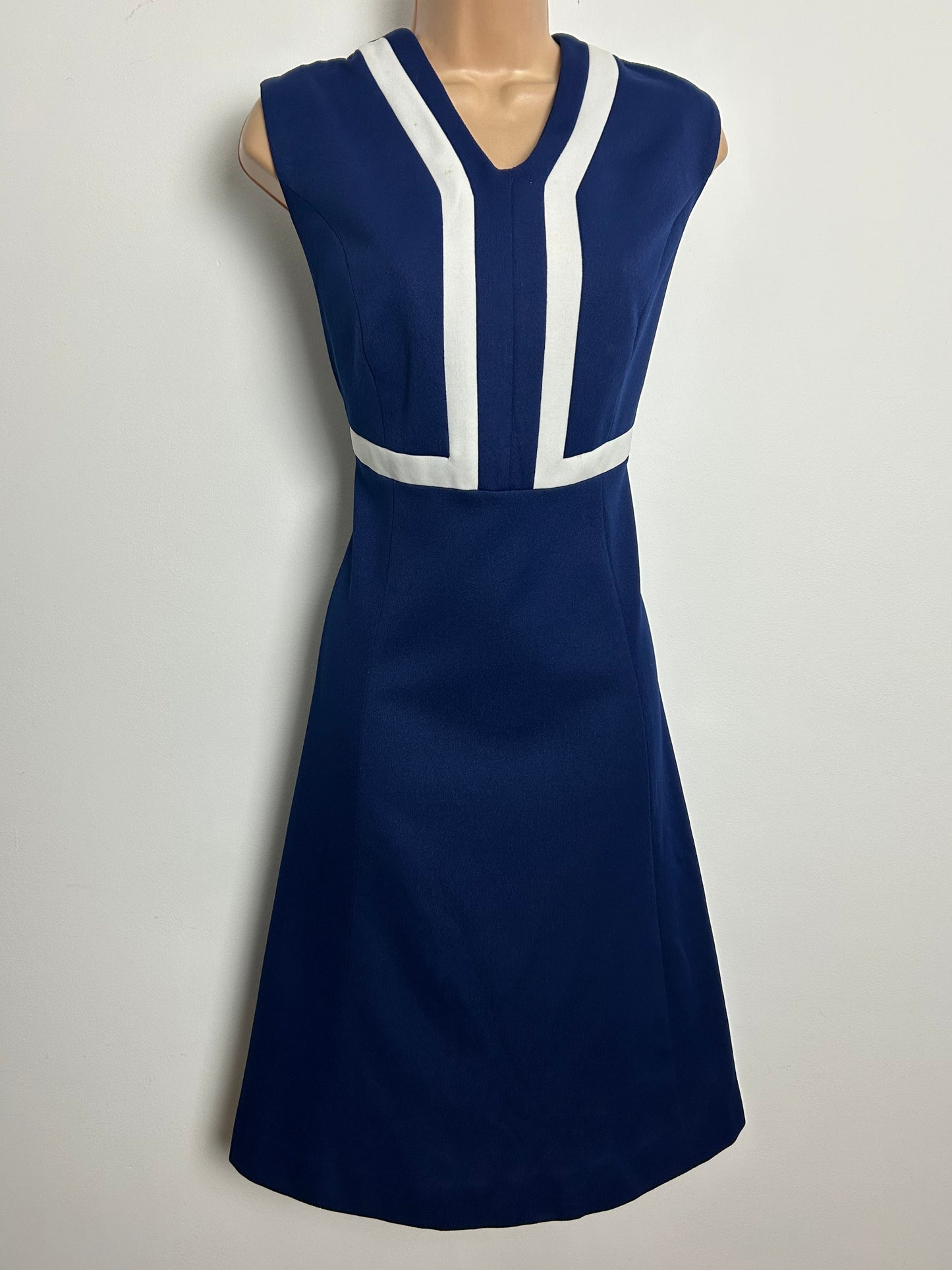 Vintage 1960s Size 12 Navy Blue & White Sleeveless Mod Shift Dress