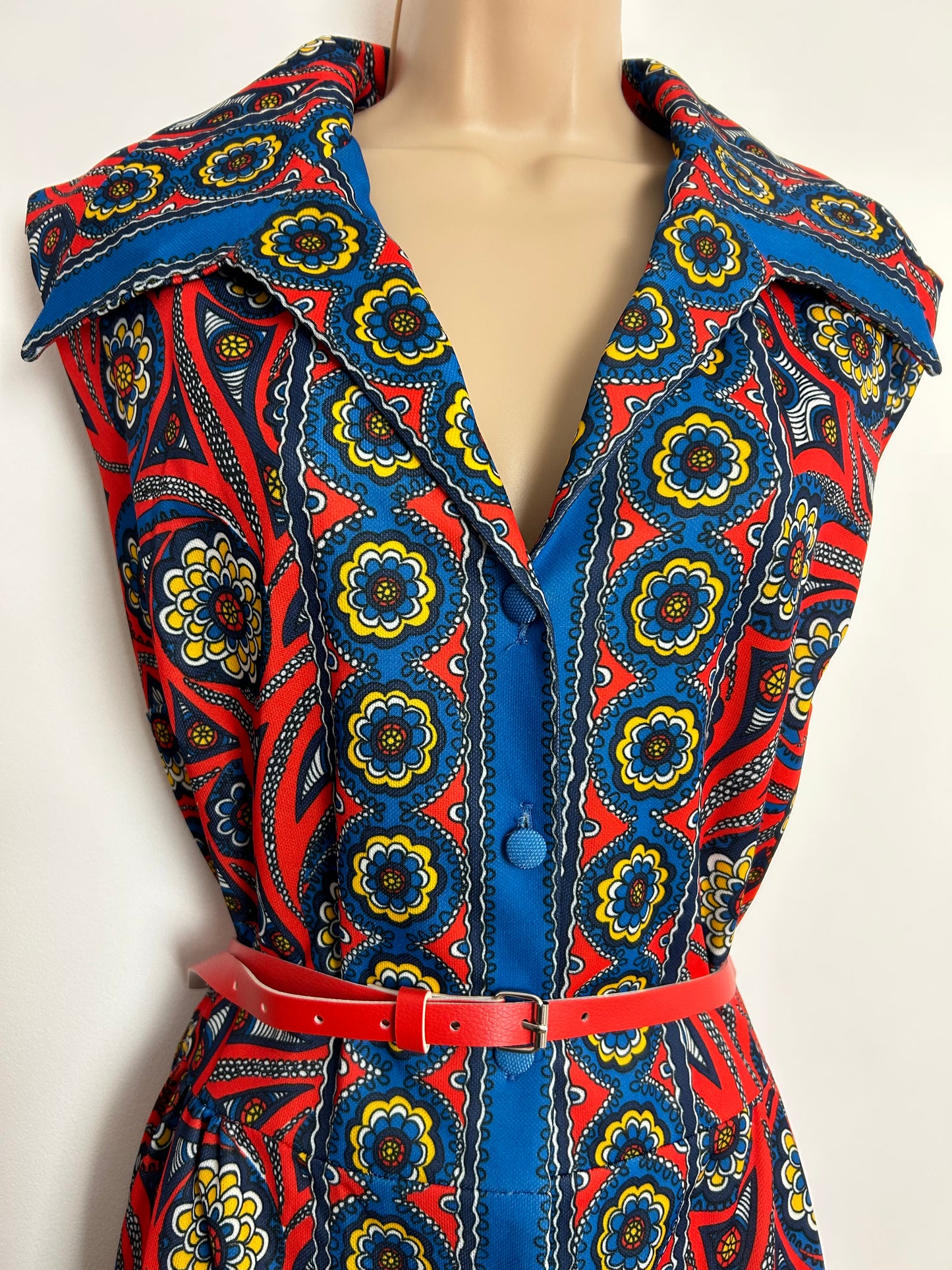 Vintage 1970s UK Size 16 Blue Red & Yellow Abstract Floral Print Wide Collared Column Maxi Dress