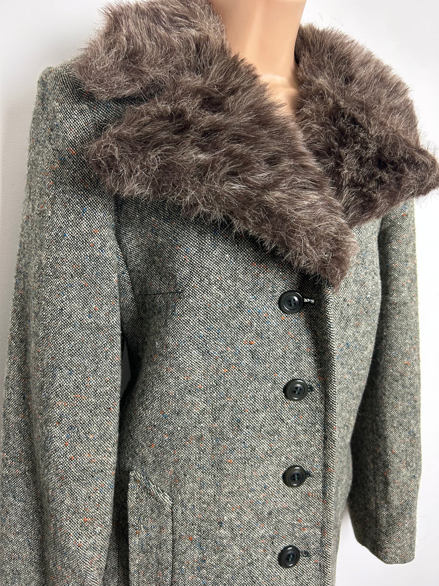 Vintage 1970s ELDAMO Size 12 Tweed Wool Pea Coat With Faux Fur Collar