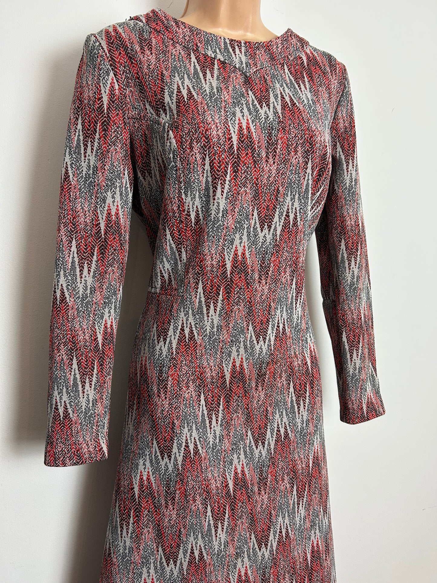Vintage 1970s Size 12 Red Black & Beige Zig Zag Print Lurex Long Sleeve Occasion Evening Maxi Dress