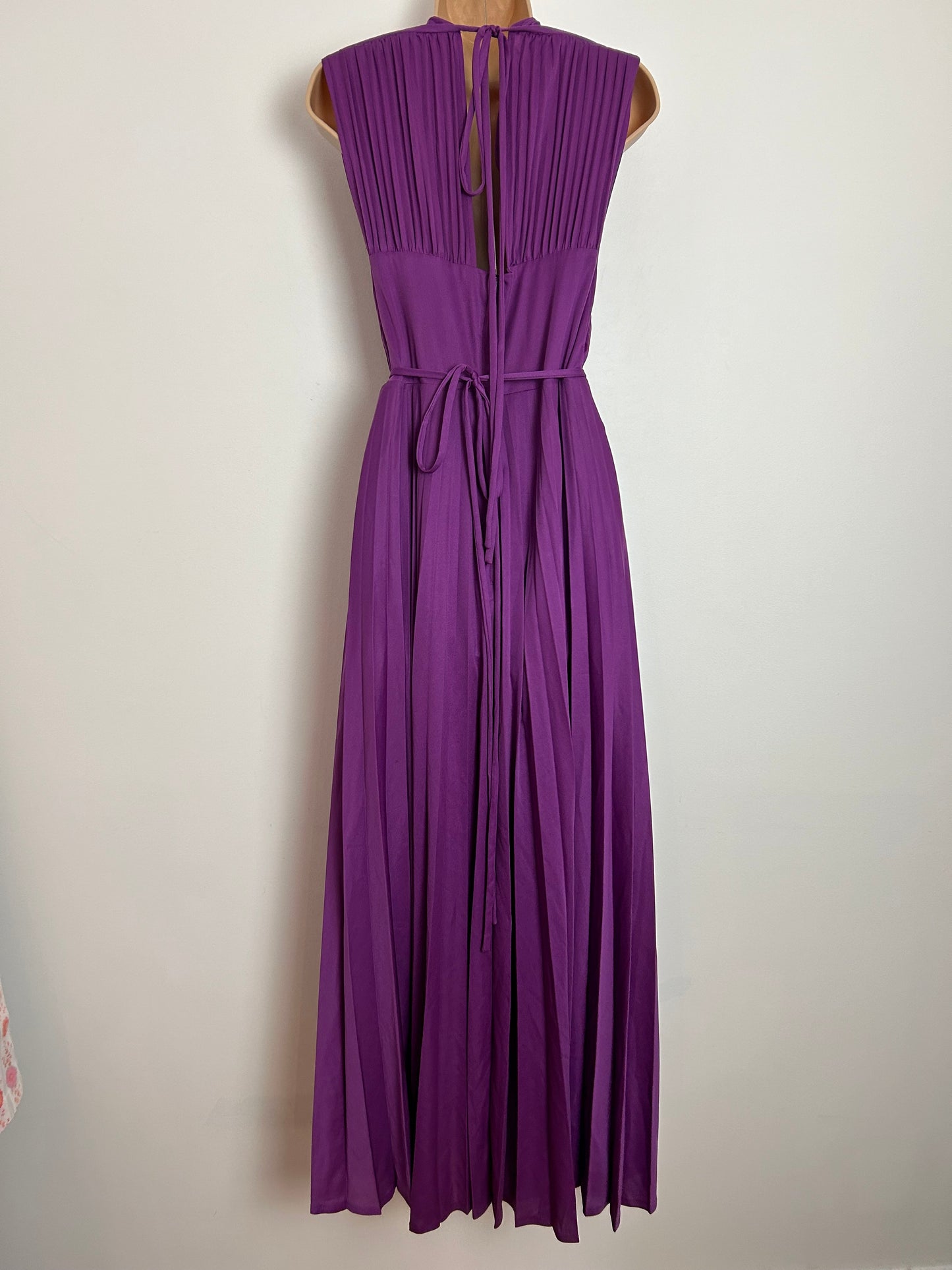 Vintage 1970s UK Size 6-8 Plum Purple Pleated Sleeveless Crochet Detail Tie Back Boho Occasion Maxi Dress (Copy)