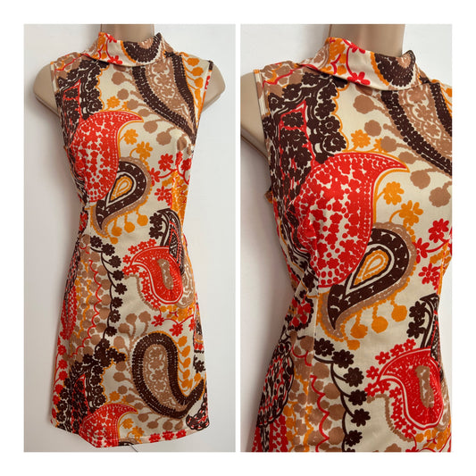 Vintage 1960s ST MICHAEL Size 6-8 White Orange Red & Brown Paisley Floral Print Sleeveless Shift Dress