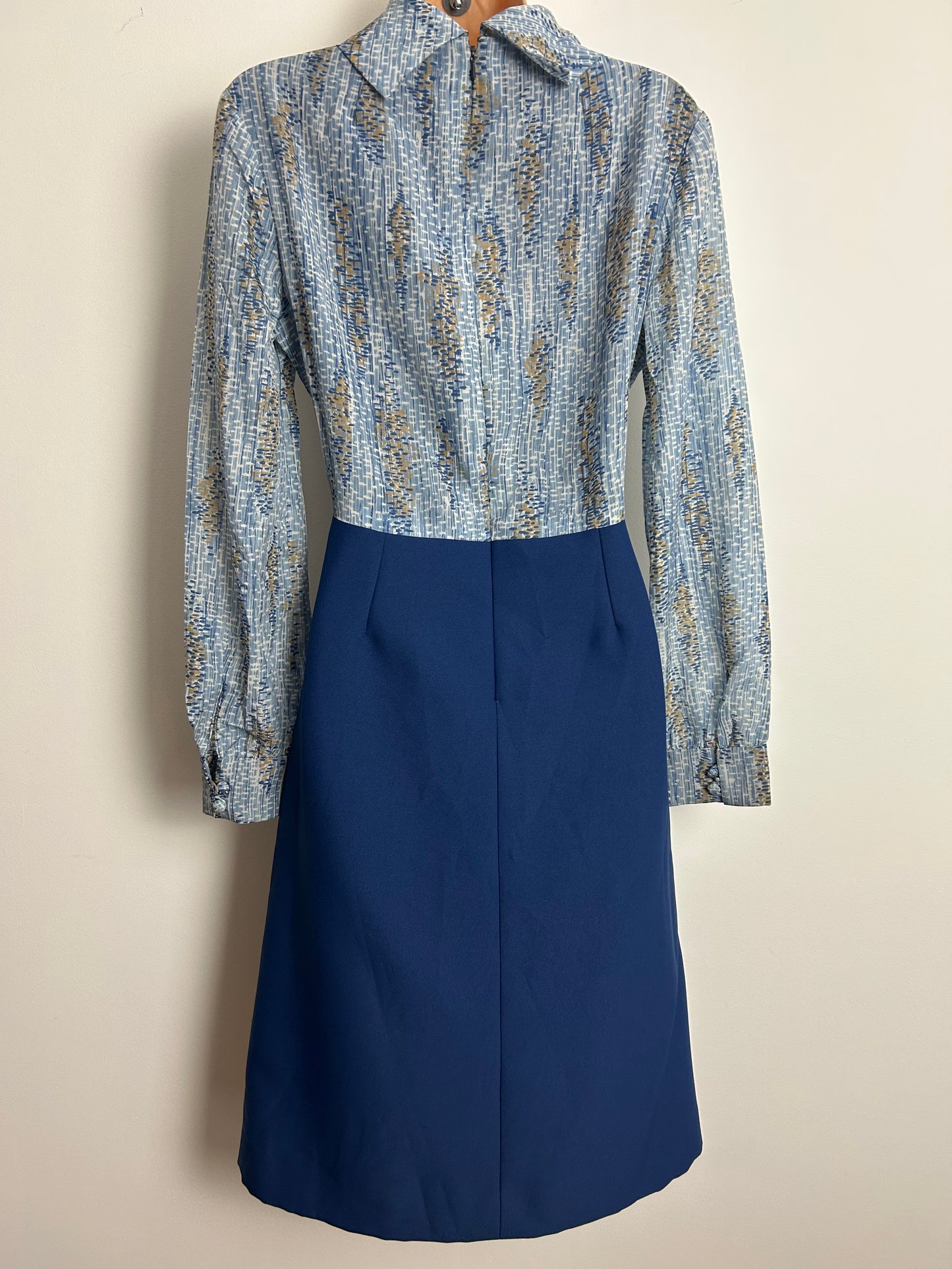 Vintage 1960s PETITE FRANCAISE Size 12 Blue & Sandy Beige Print Long Sleeve Mod Dress