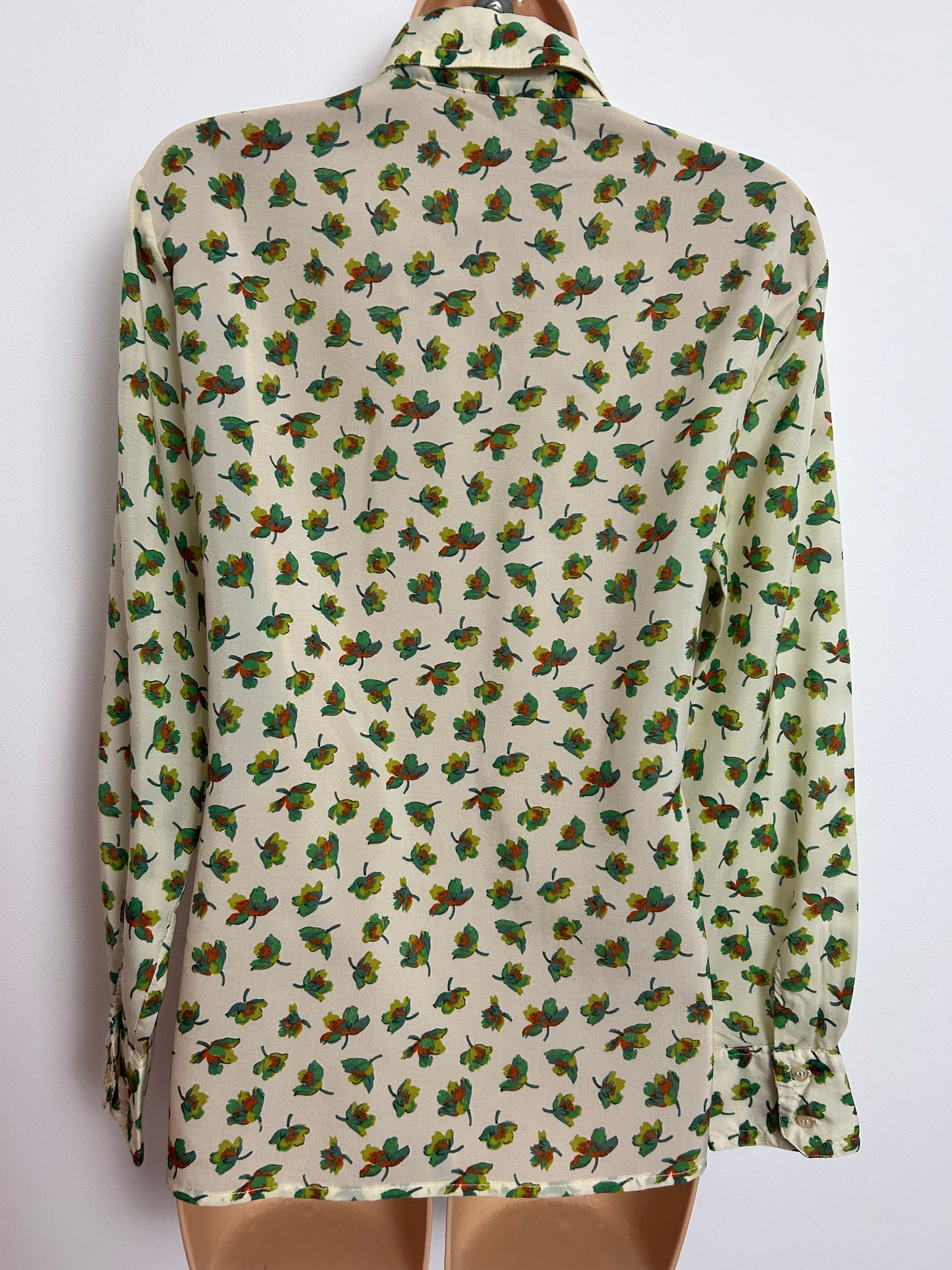 Vintage 1970s Size 12 Cream & Green Leaf Print Dagger Collar Long Sleeve Shirt