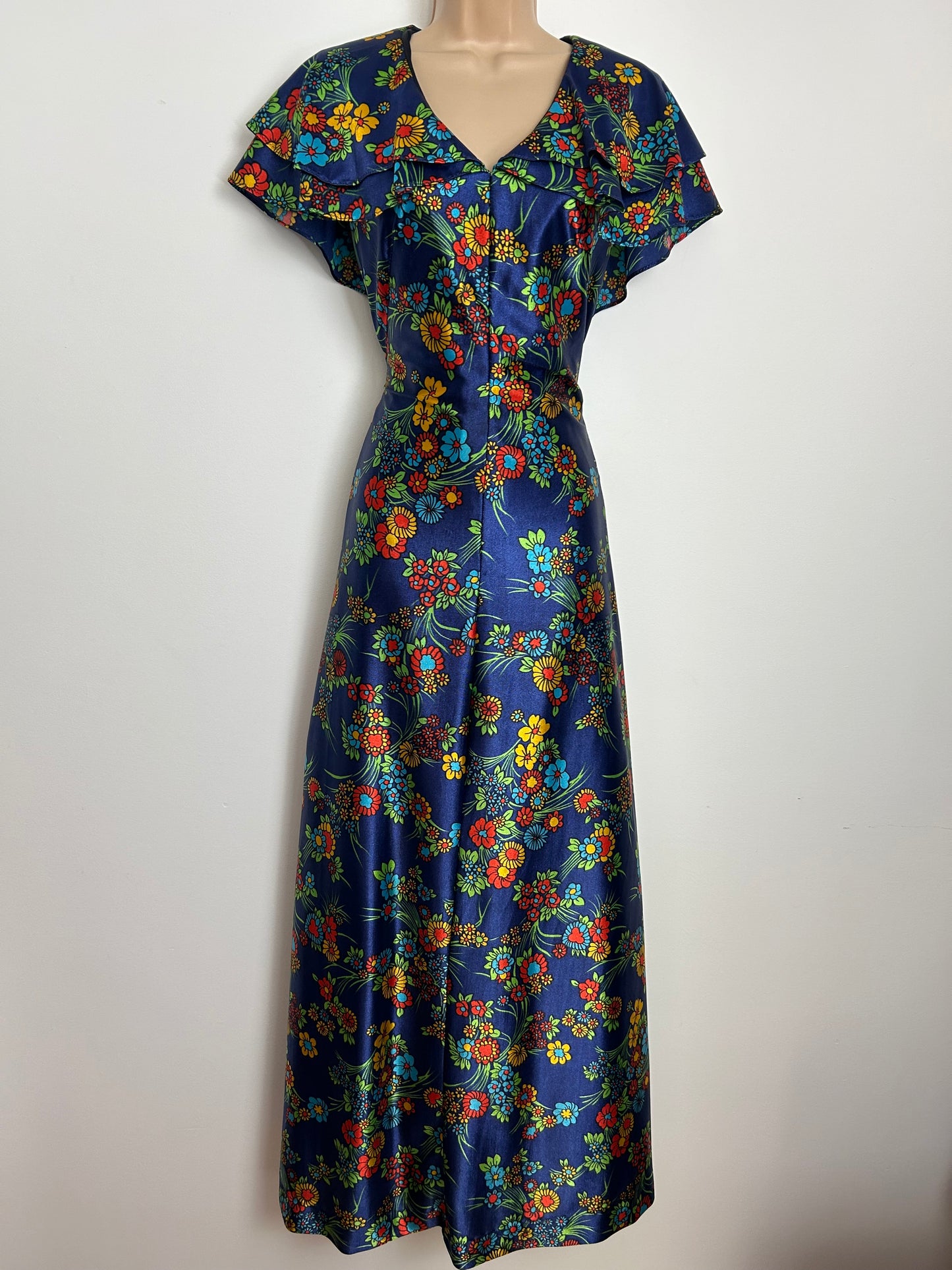 Vintage 1970s 8-10 Dark Blue Yellow Red & Green Floral Print Flutter Sleeve Boho Maxi Dress