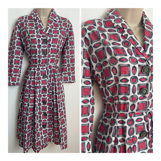 Vintage 1950s STYLE BY TUDOR Size 10 Off White Red & Grey Geo Print Cotton Pleated Day Dress