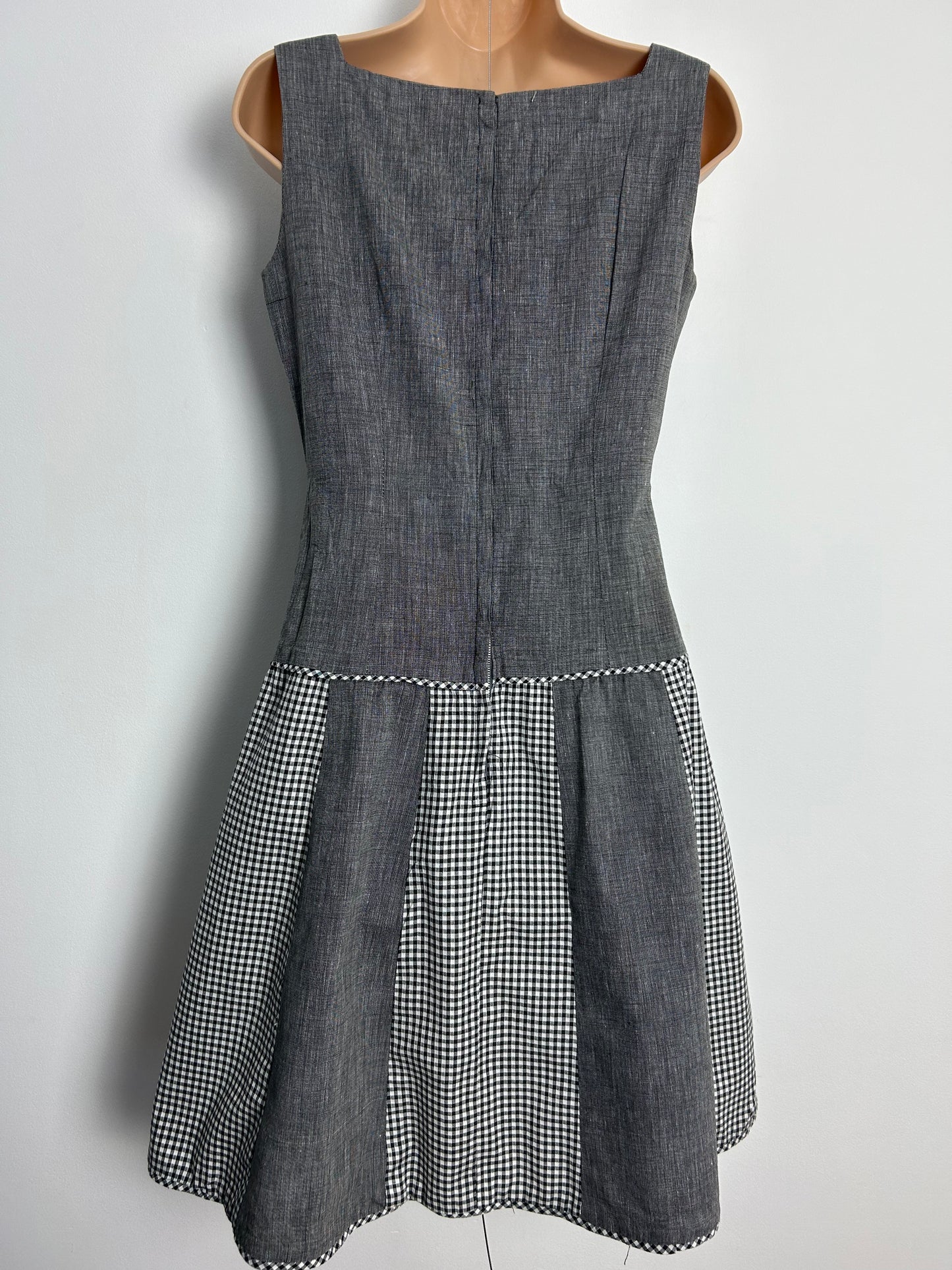 Vintage 1960s SHUBETTE UK Size 8 Grey & Black Gingham Check Button Detail Mod Shift Dress