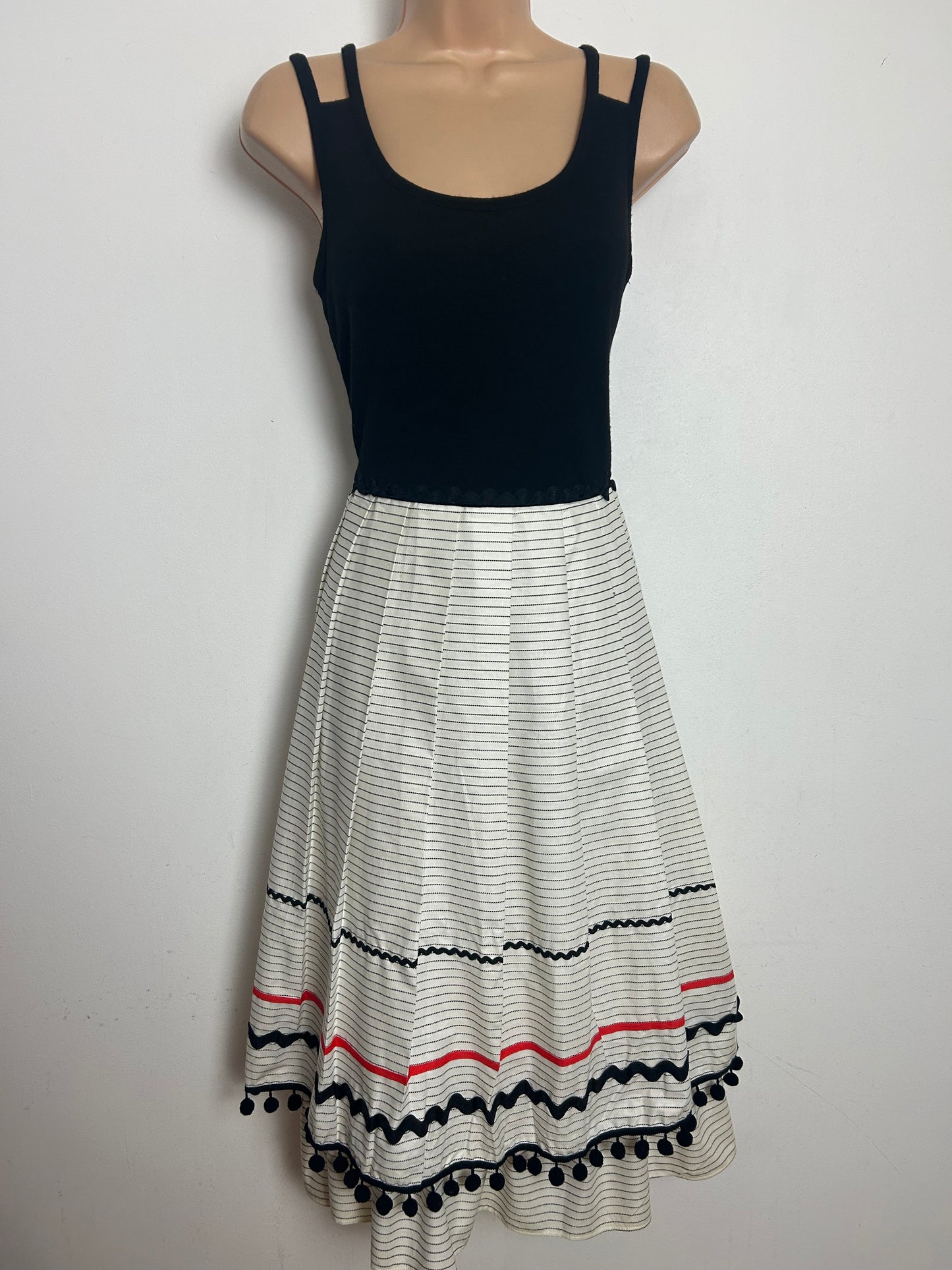 Vintage 1970s IAN PETERS Size 10-12 Black & Cream Ric Rac & Pom Pom Trim Pleated Dress