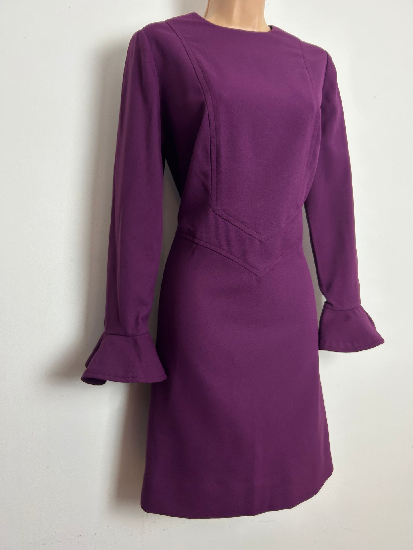 Vintage 1960s Size 12-14 Plum Purple Long Sleeve Flared Cuff Mod Shift Dress