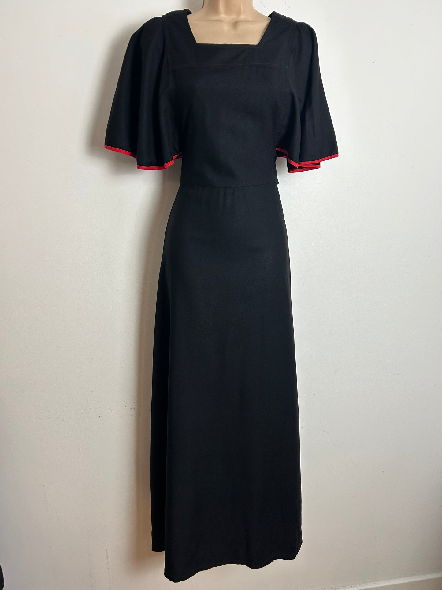 Vintage Late 1960s CLOBBER JEFF BANKS Size 8 Black Red Trim Flutter Sleeve Tie Back Maxi Dress
