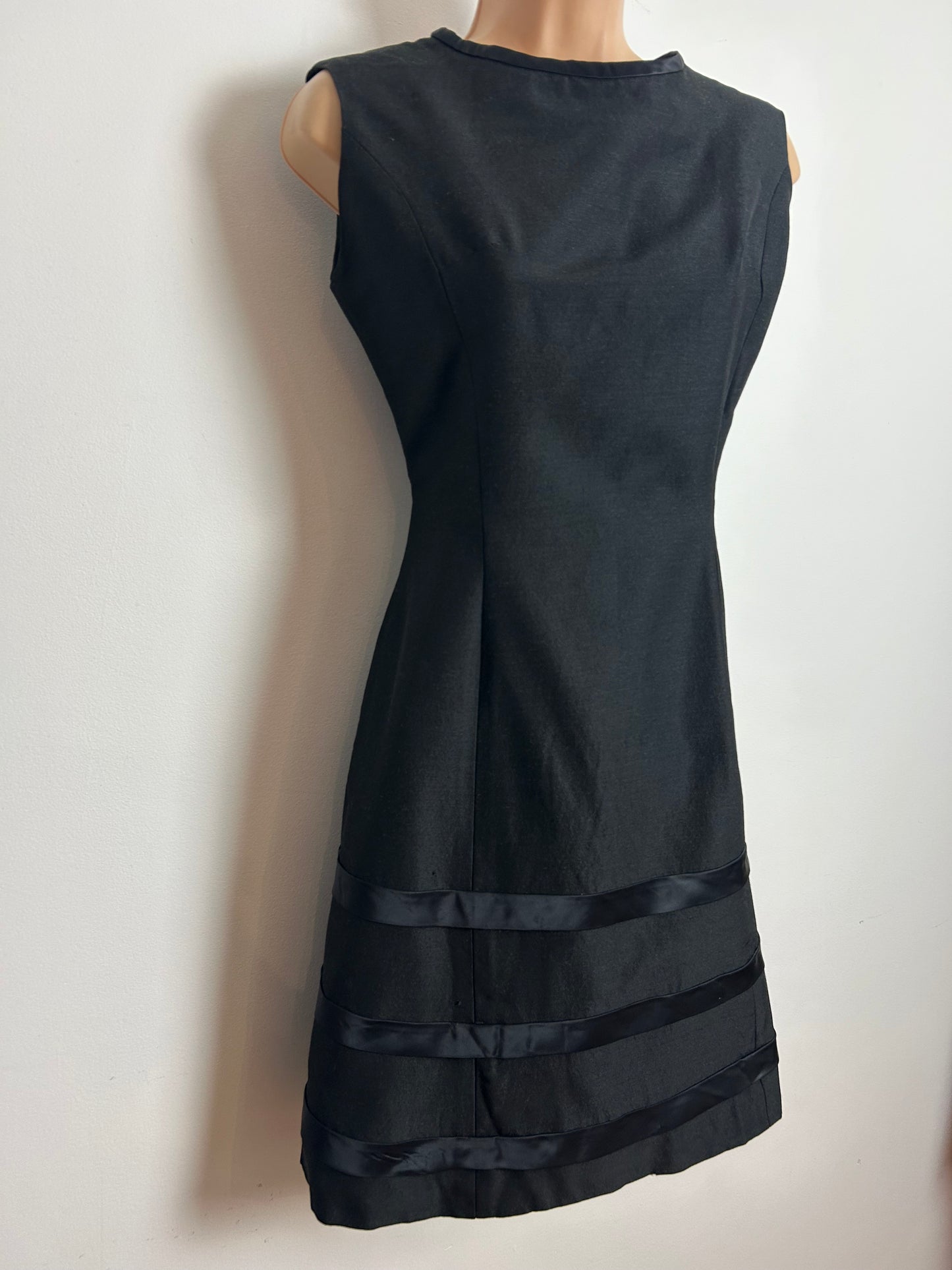 Vintage 1960s Size 10 Black Ribbon & Bow Detail Party Evening Dress