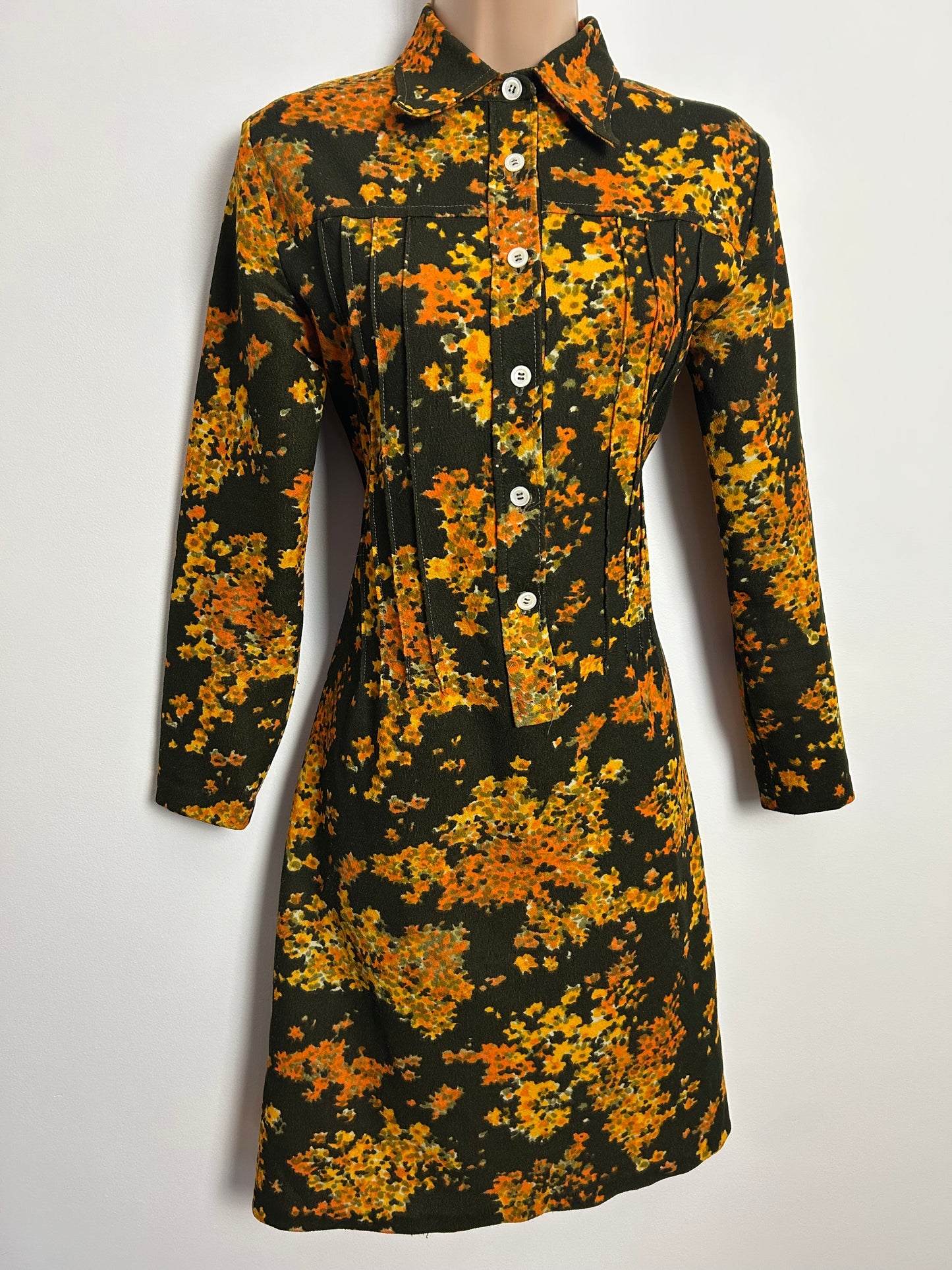 Vintage 1970s UK Size 8 Brown & Orange Tones Floral Print Dagger Collar Mod Shift Dress