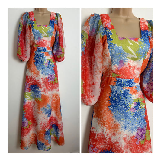 Vintage 1970s VERA MONT PARIS Size 6 Orange Red & Blue Floral Print Mid Sleeve Tie Back Maxi Dress