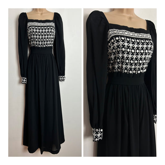 Vintage 1970s VERENA MODELLE UK Size 6 Black & White Embroidered Detail Long Sleeve Maxi Dress