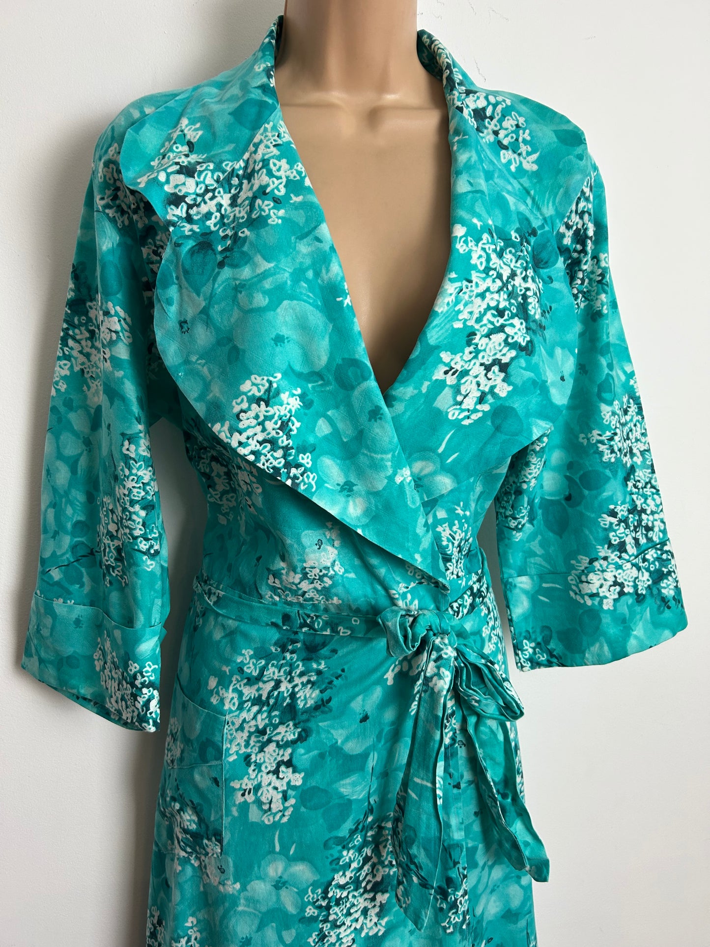 Vintage Late 1940s Early 1950s Size 12-14 JENNY WREN Turquoise green & White Floral Print Cotton Belted Dressing Gown