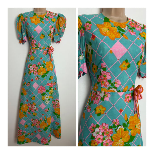 Vintage 1970s Size 8 Gorgeous Turquoise Pink & Orange Diamond Check & Floral Print Short Sleeve Maxi Dress