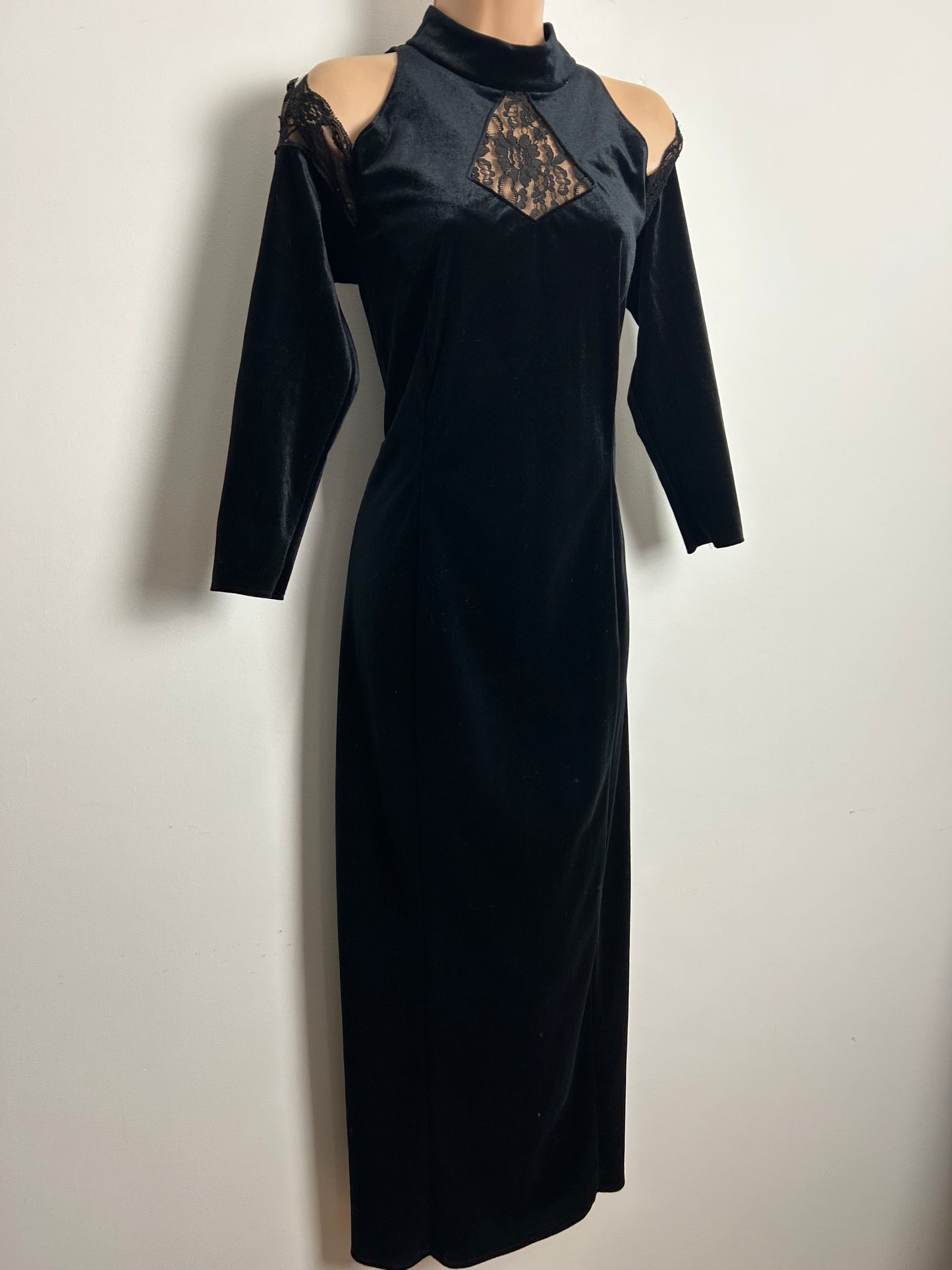 Vintage 1990s LEKRESS Size 12 Black Velour Lace Detail Cold Shoulder Fitted Occasion Evening Maxi Dress
