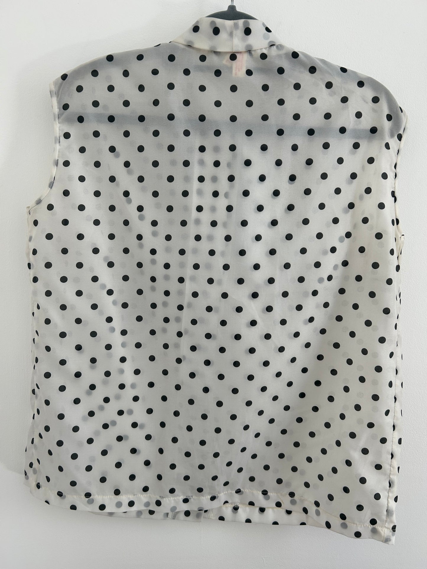 Vintage Late 1960s Size 12-14 White & Black Polka Dot Pussy Bow Sleeveless Blouse/Top