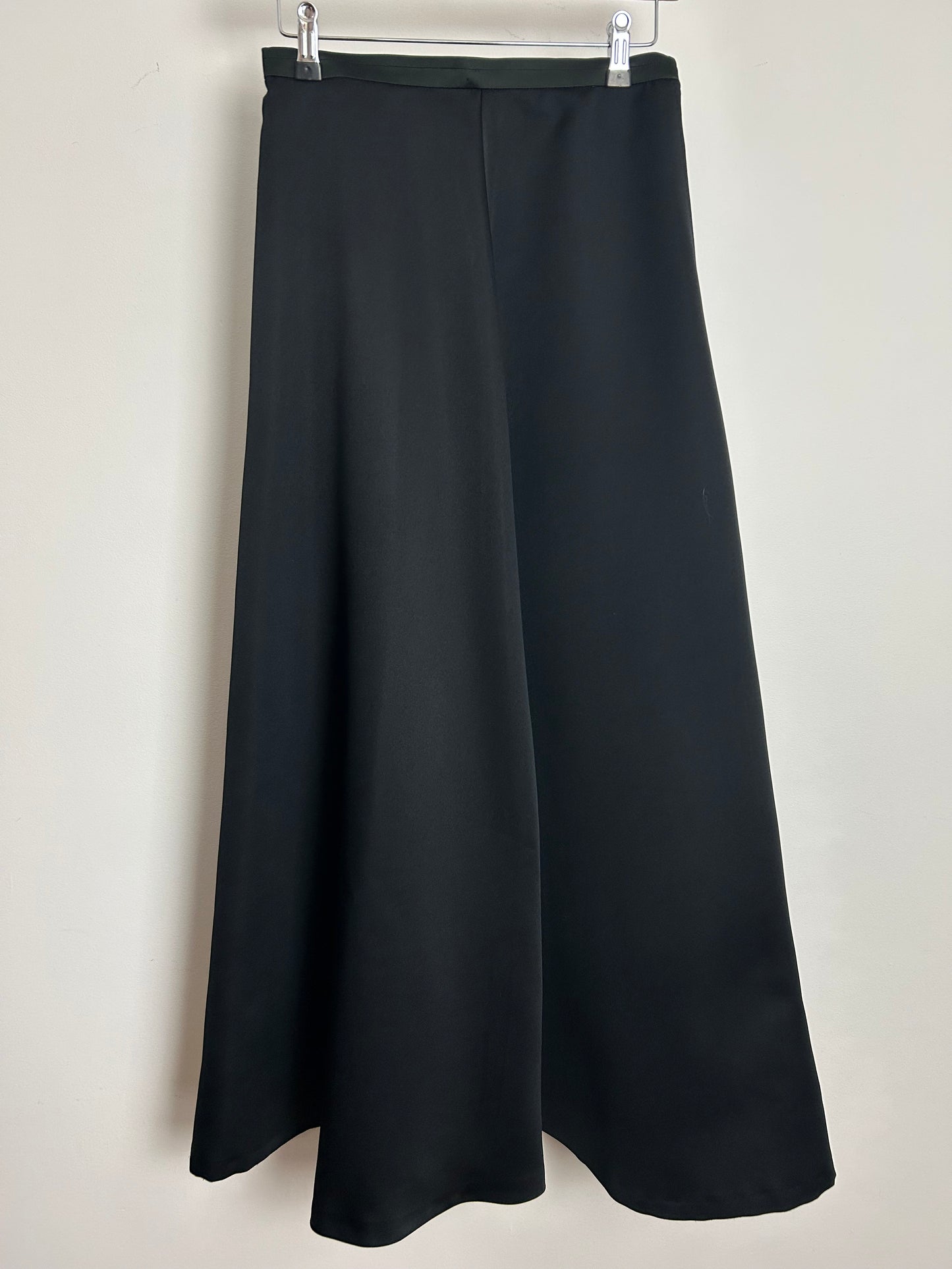 Vintage 1970s Size 6 Classic Long Black Sating Feel Maxi Skirt