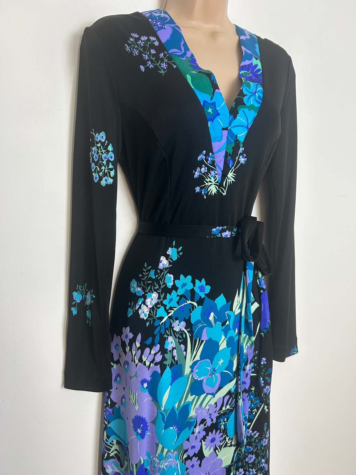 Vintage 1970s J. LEONARD ET CIE For NINI CAPUCCI Size 10-12 Black Blue & Green Floral Print Long Sleeve Belted Maxi Dress