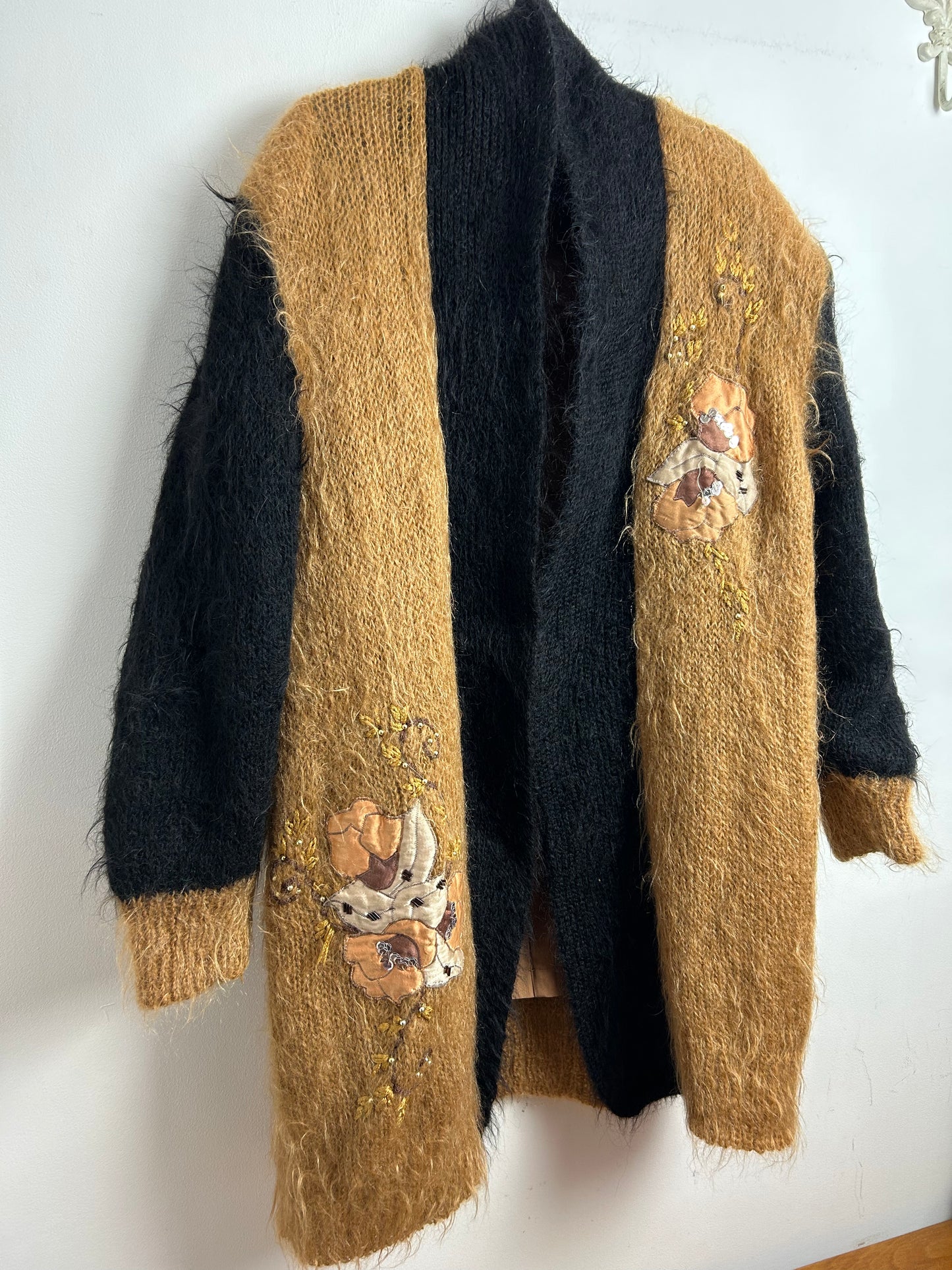 Vintage 1980s Oversize Slouchy Style Camel Brown Black & Cream Floral Applique Mohair Open Sleeve Cardigan