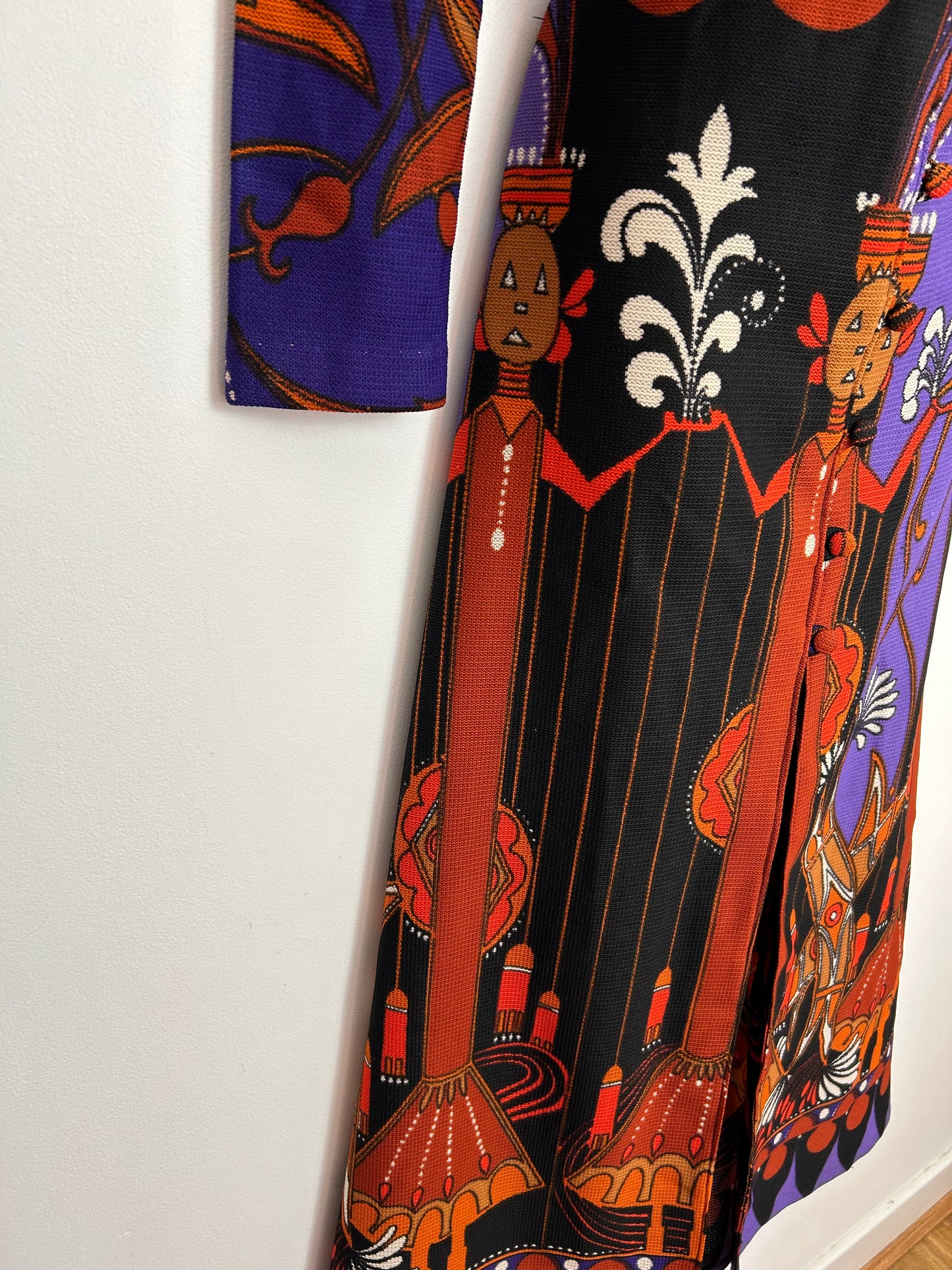 Vintage 1970s SHELANA UK Size 6 Purple & Rusty Orange Tribal Novelty Print Long Sleeve Maxi Dress