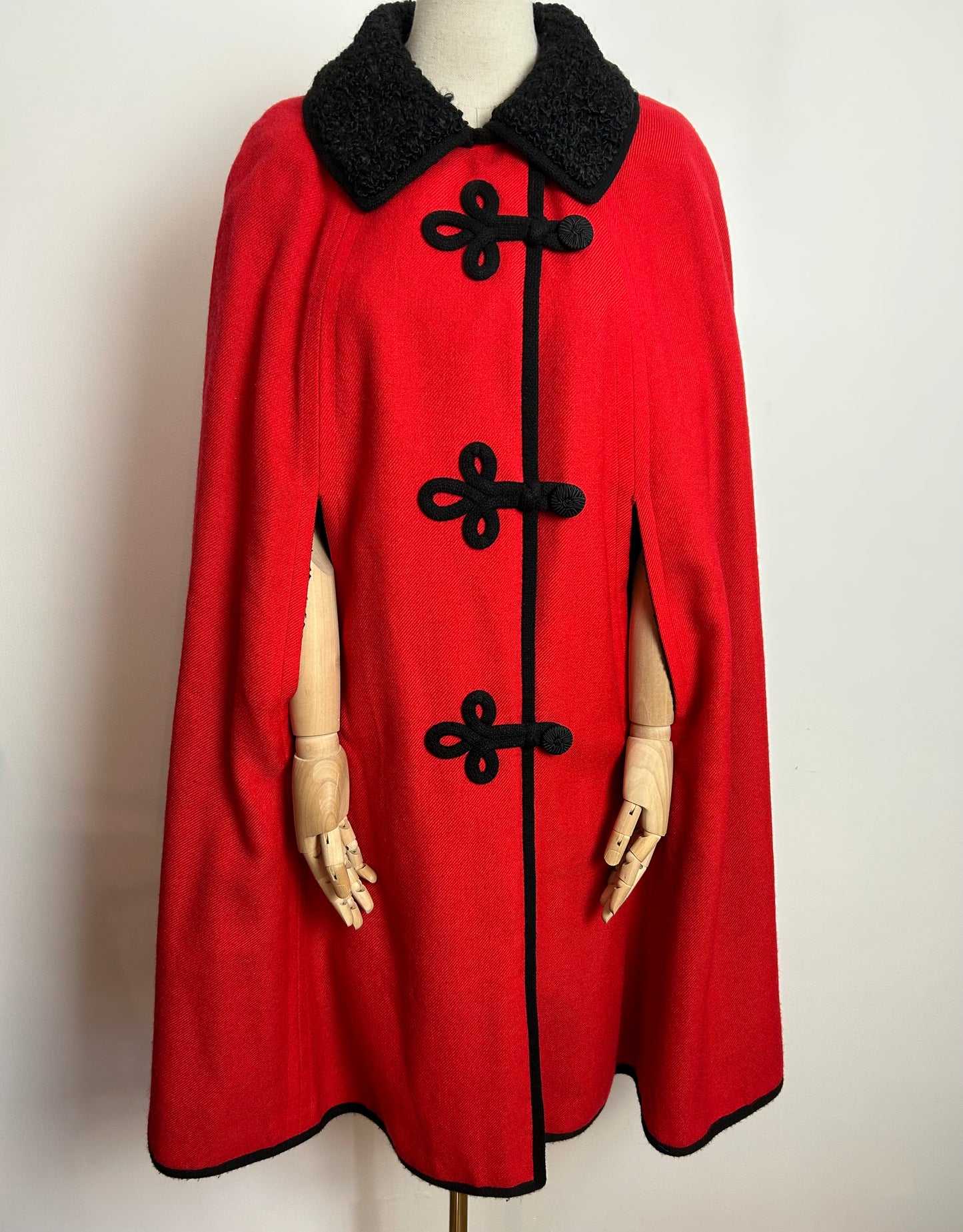 Vintage 1960s Amazing Quality Up To Size 12 BEAUTIFUL Red Wool & Velvet Reversible Cape Coat