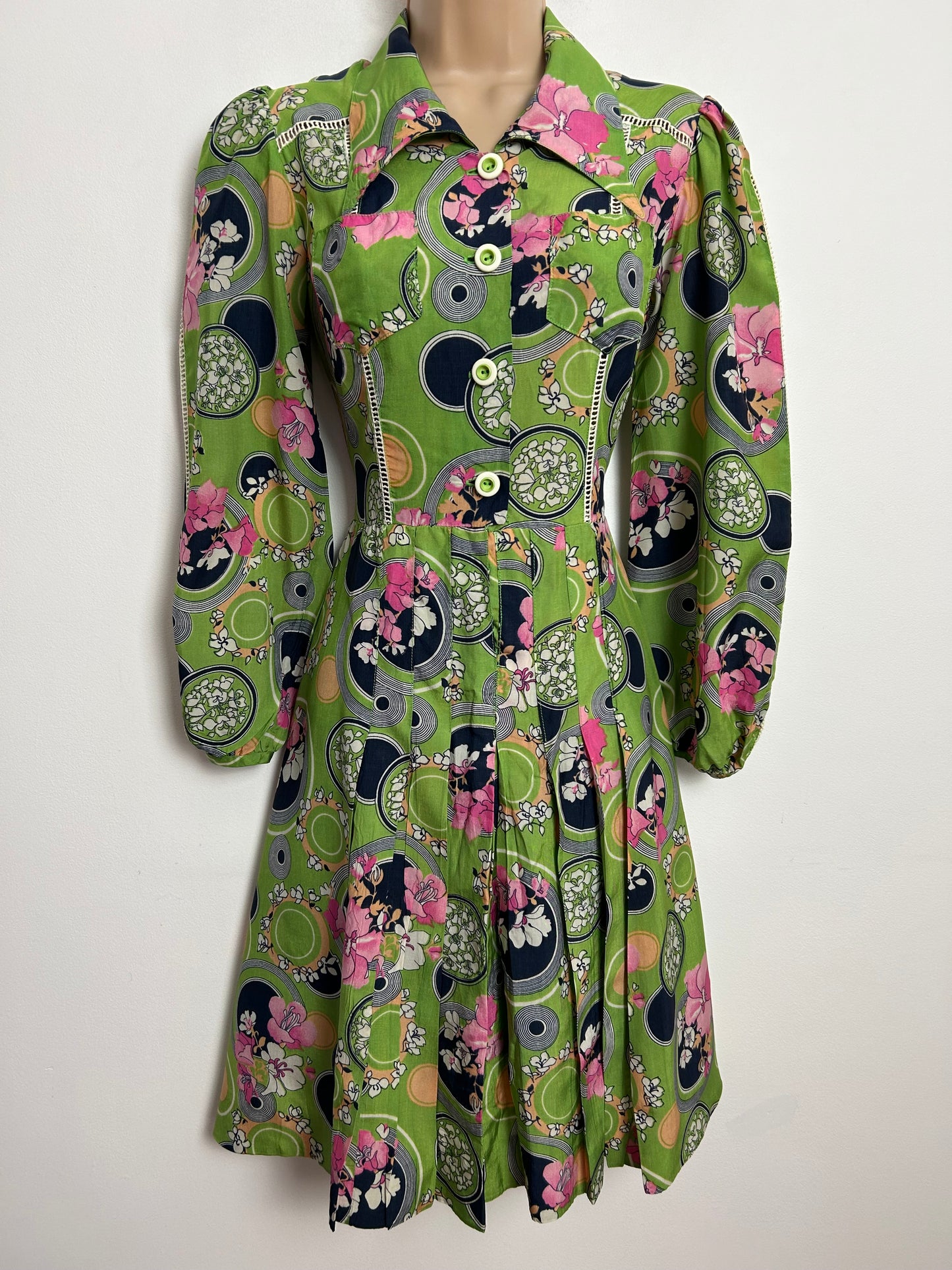 Vintage 1970s UK Size 6 Cute Green Navy Blue & Pink Floral Print Ladder Insert Detail Pleated Dress