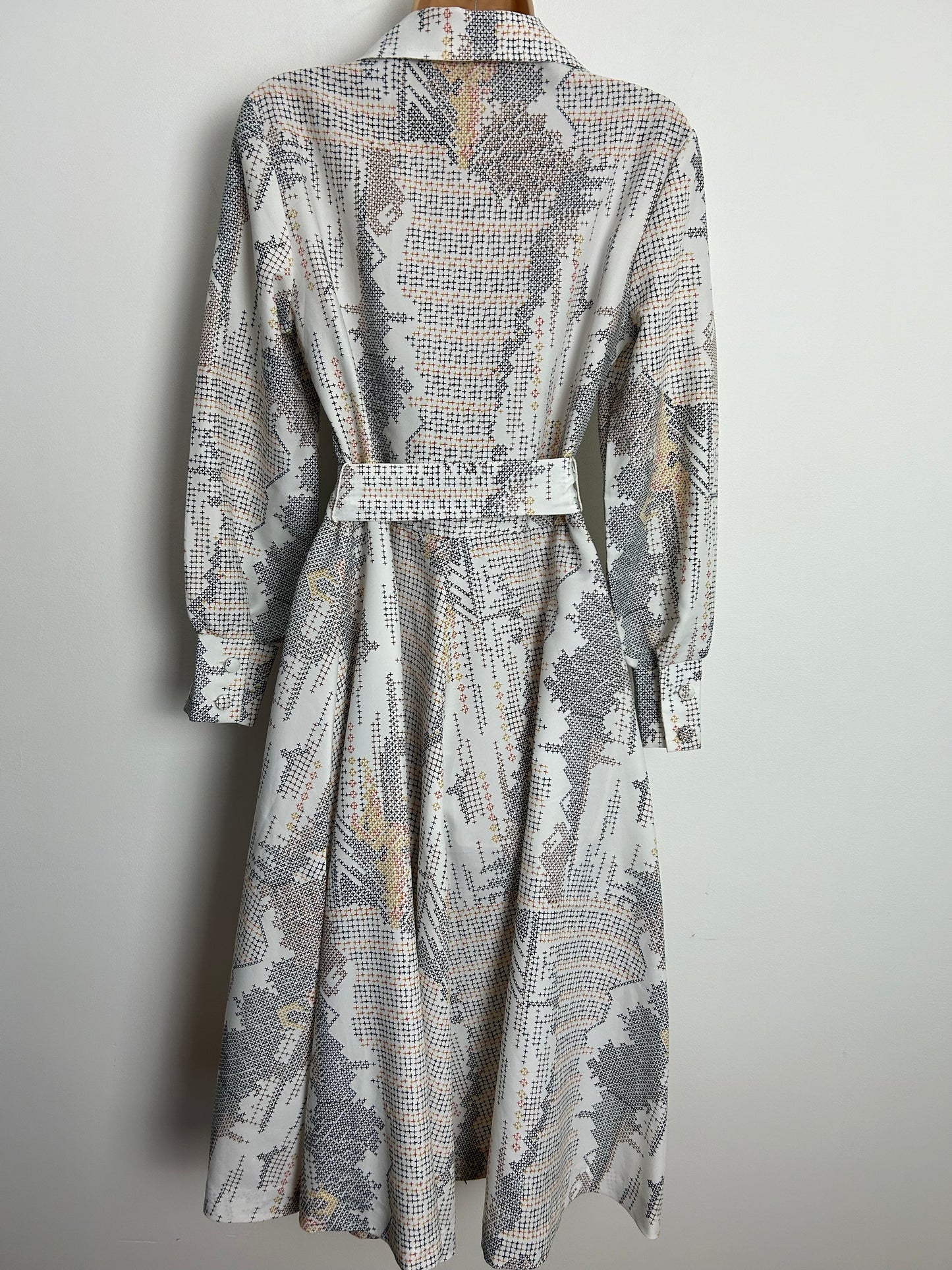 Vintage 1970s UK Size 8-10 Winter White Abstract X Print Long Sleeve Belted Day Dress By St Germain