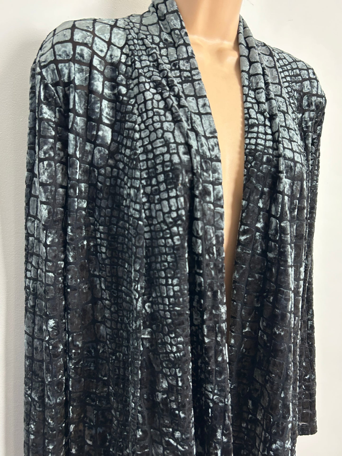 Vintage 1990s KIM & CO Size M (Up To Size 12) Pewter Velour/Velvet Reptile Pattern Open Fronted Cover Up