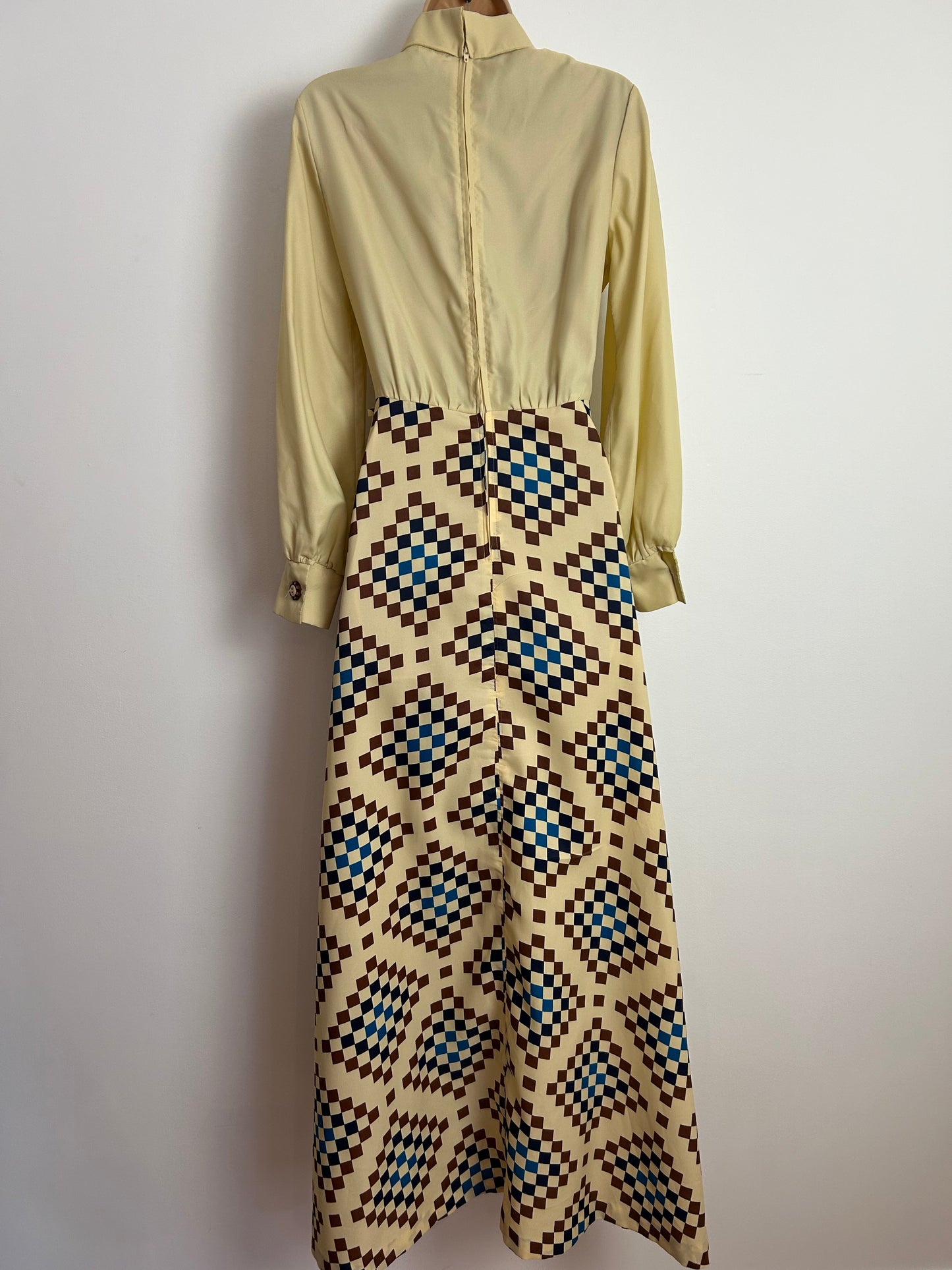Vintage 1970s PRINCESS SABINA Size 10 Cream Brown & Blue Check Print Long Sleeve Dagger Collar Maxi Dress