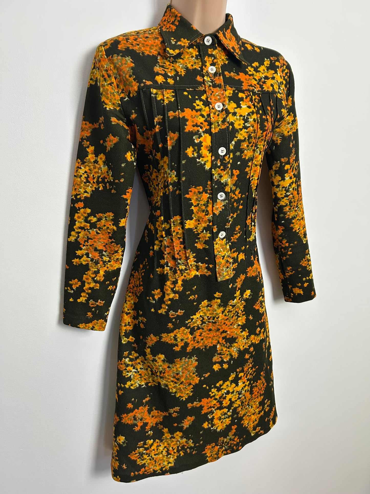 Vintage 1970s UK Size 8 Brown & Orange Tones Floral Print Dagger Collar Mod Shift Dress